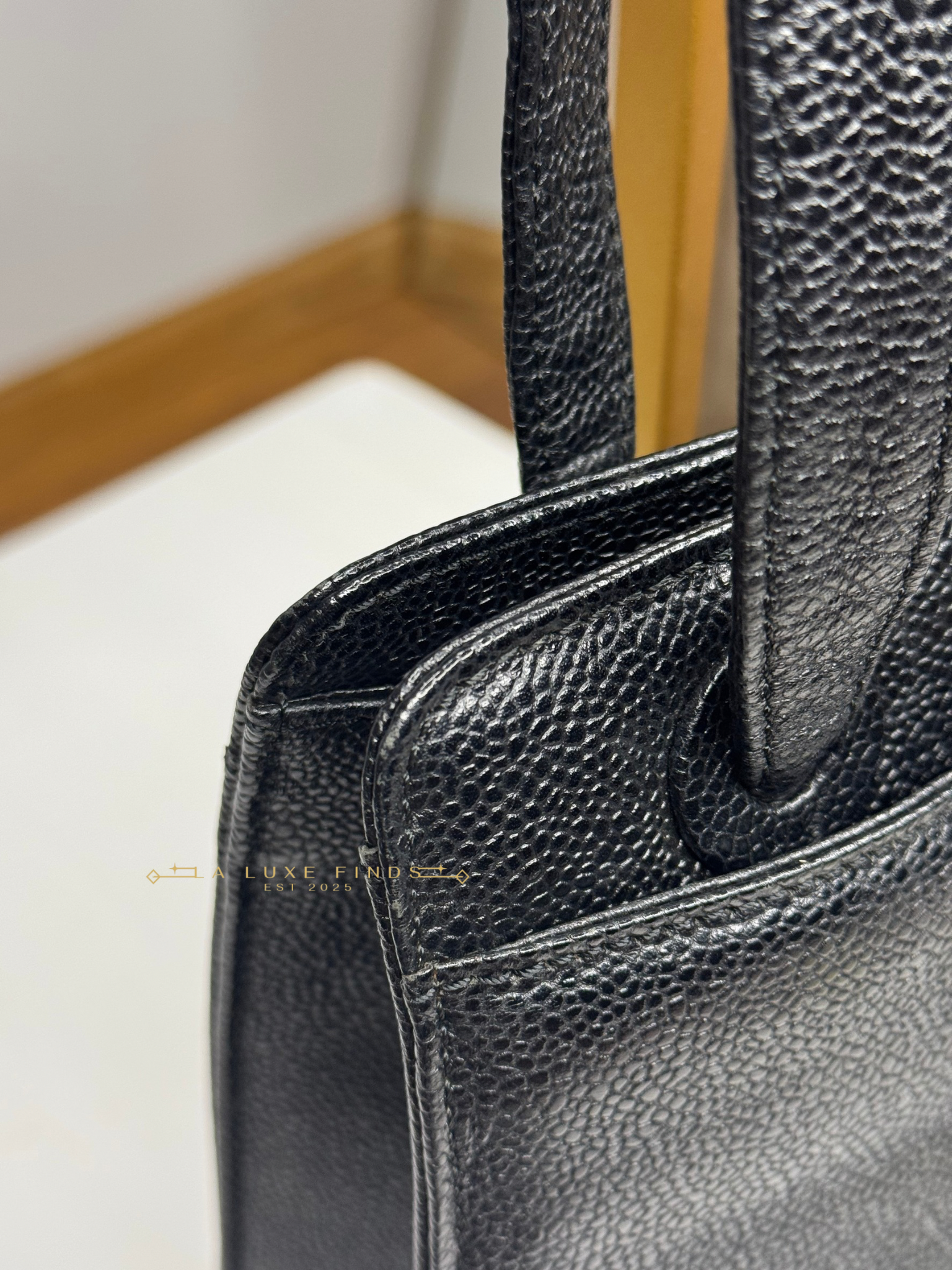 CHANEL 1997 Logo Caviar Shoulder Bag