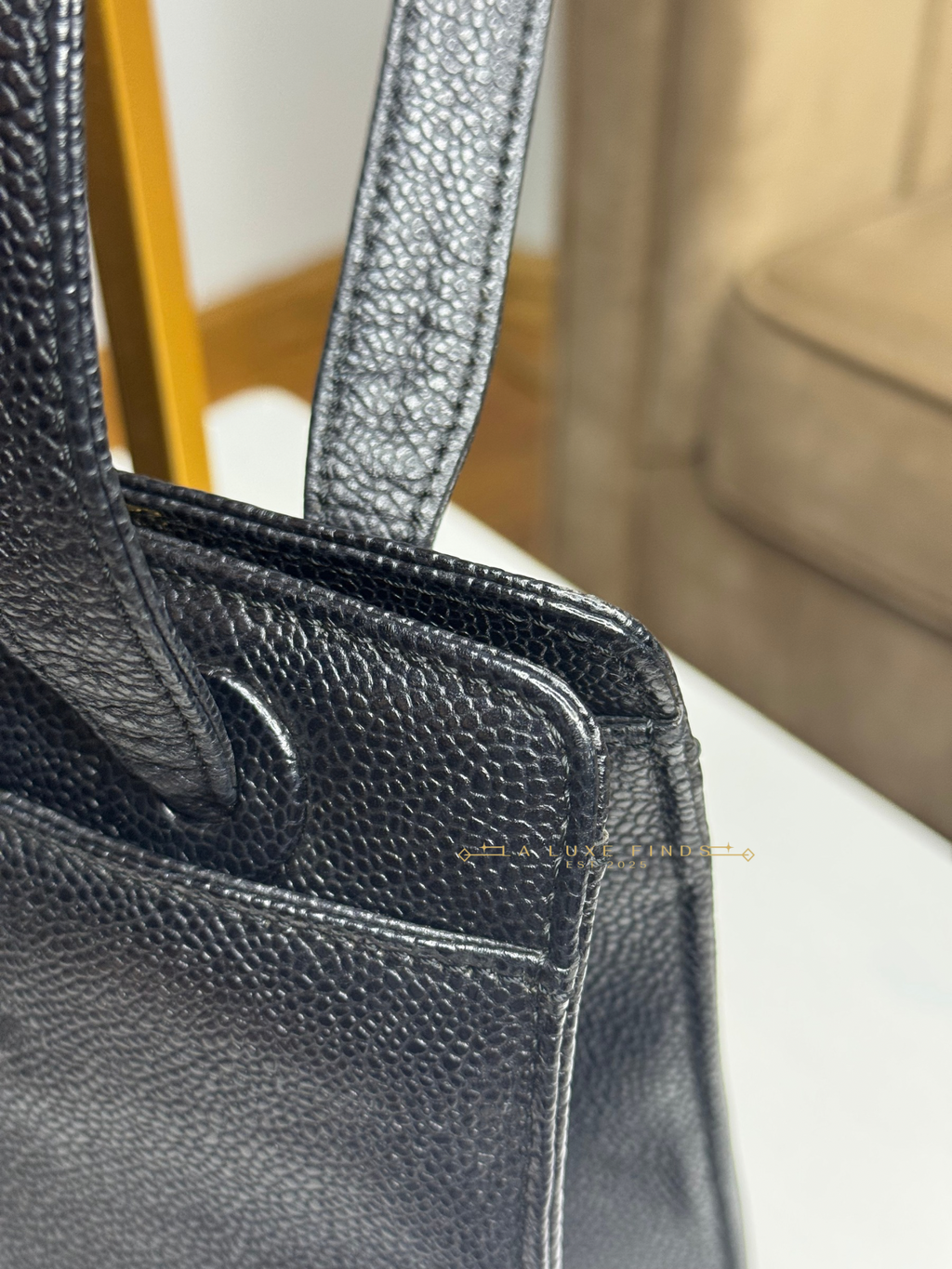 CHANEL 1997 Logo Caviar Shoulder Bag