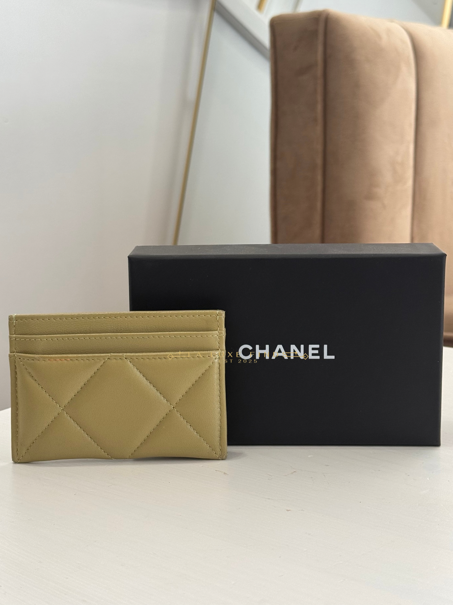 CHANEL 19 Card Holder