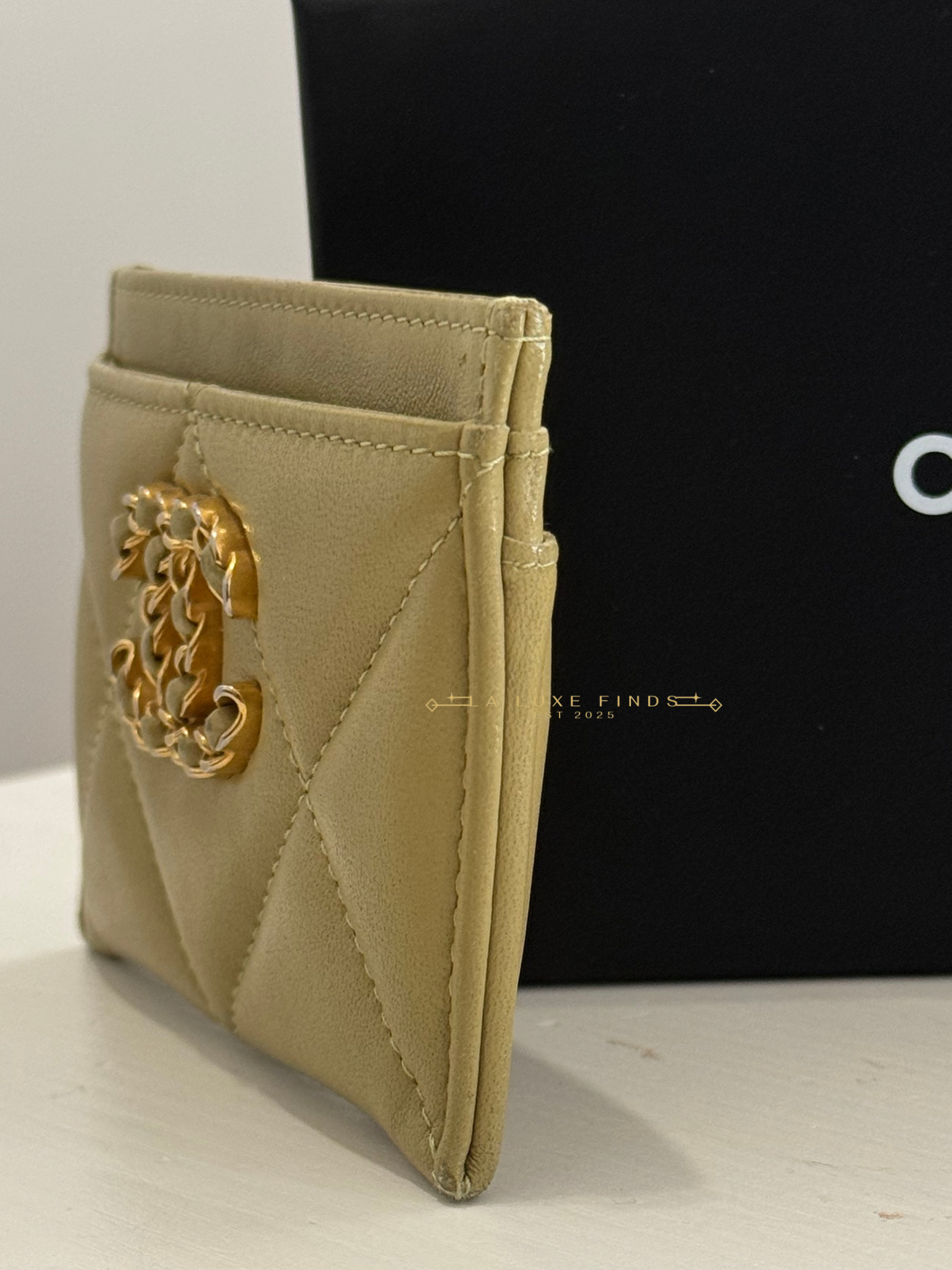 CHANEL 19 Card Holder
