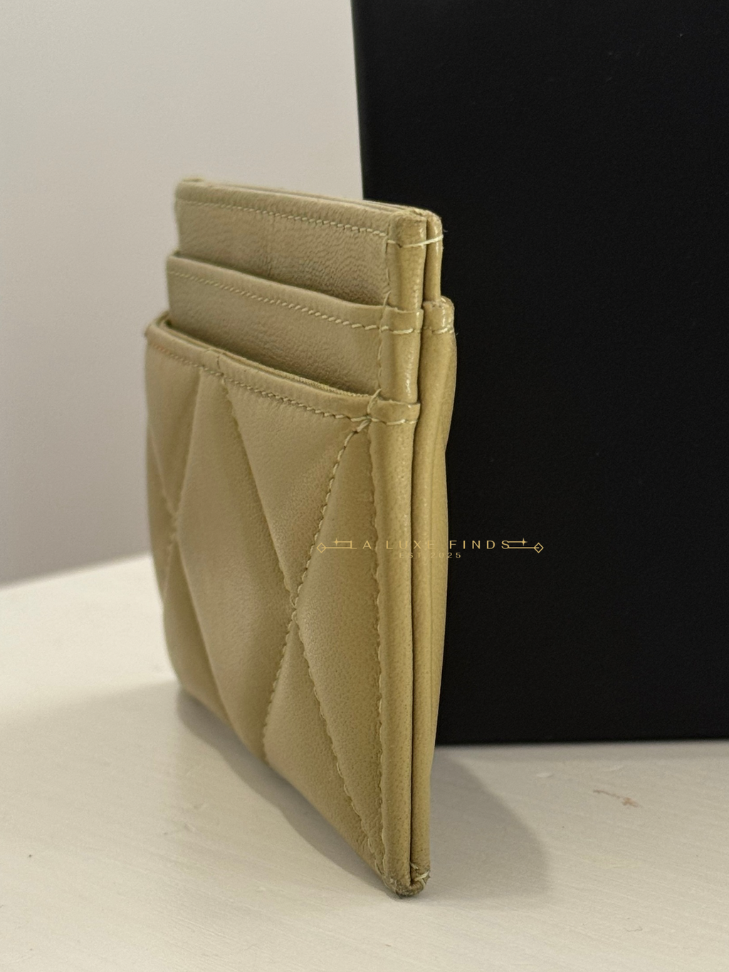 CHANEL 19 Card Holder