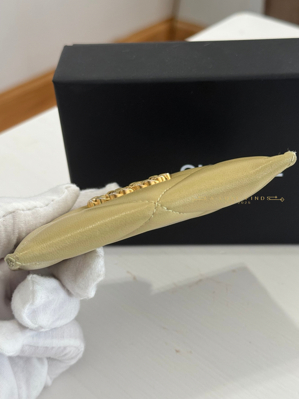 CHANEL 19 Card Holder