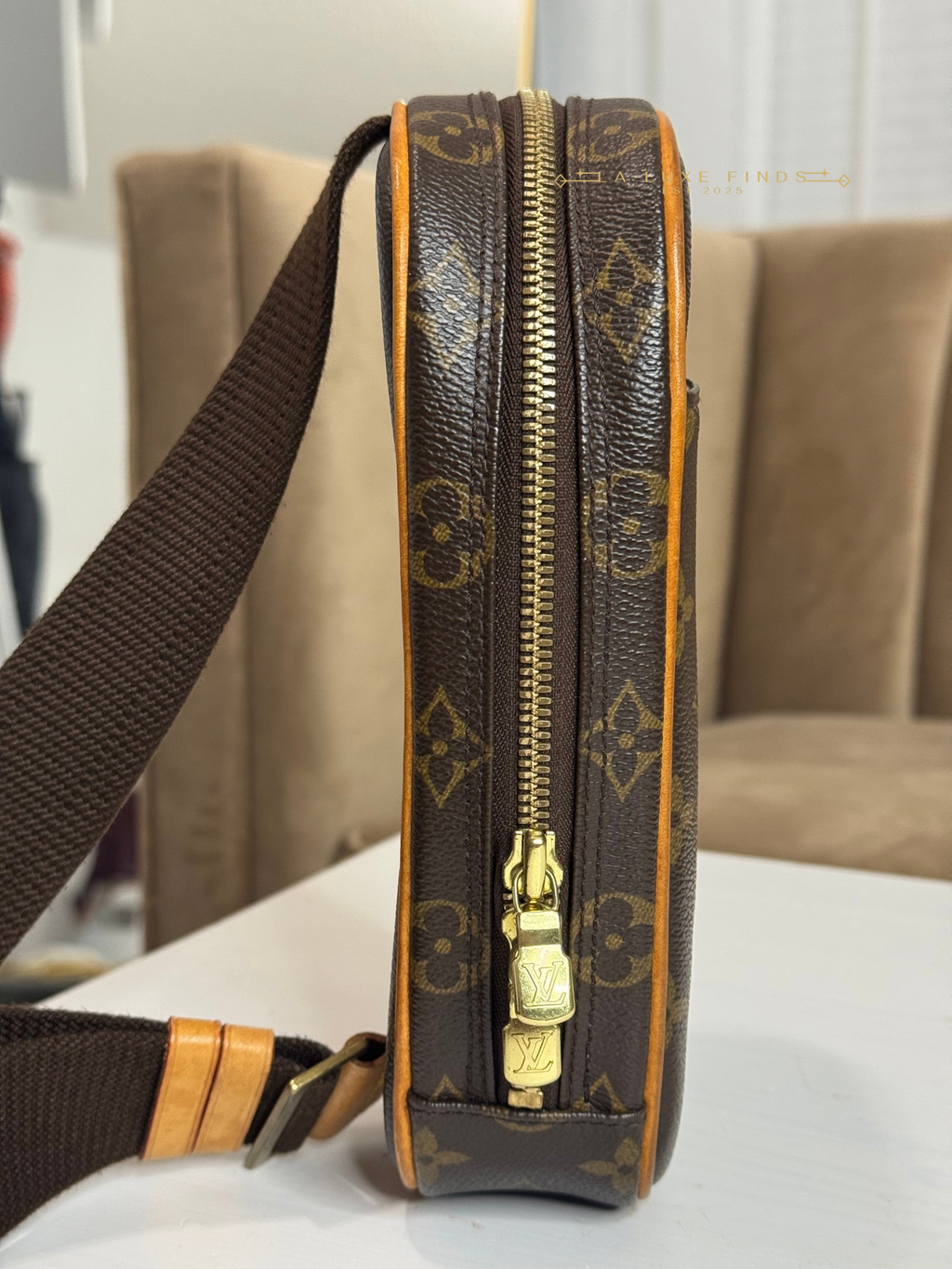 LOUIS VUITTON 2005 Monogram Gange Body Bag