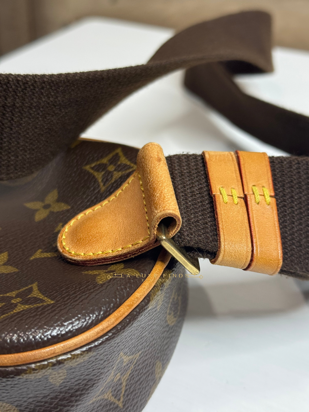 LOUIS VUITTON 2005 Monogram Gange Body Bag