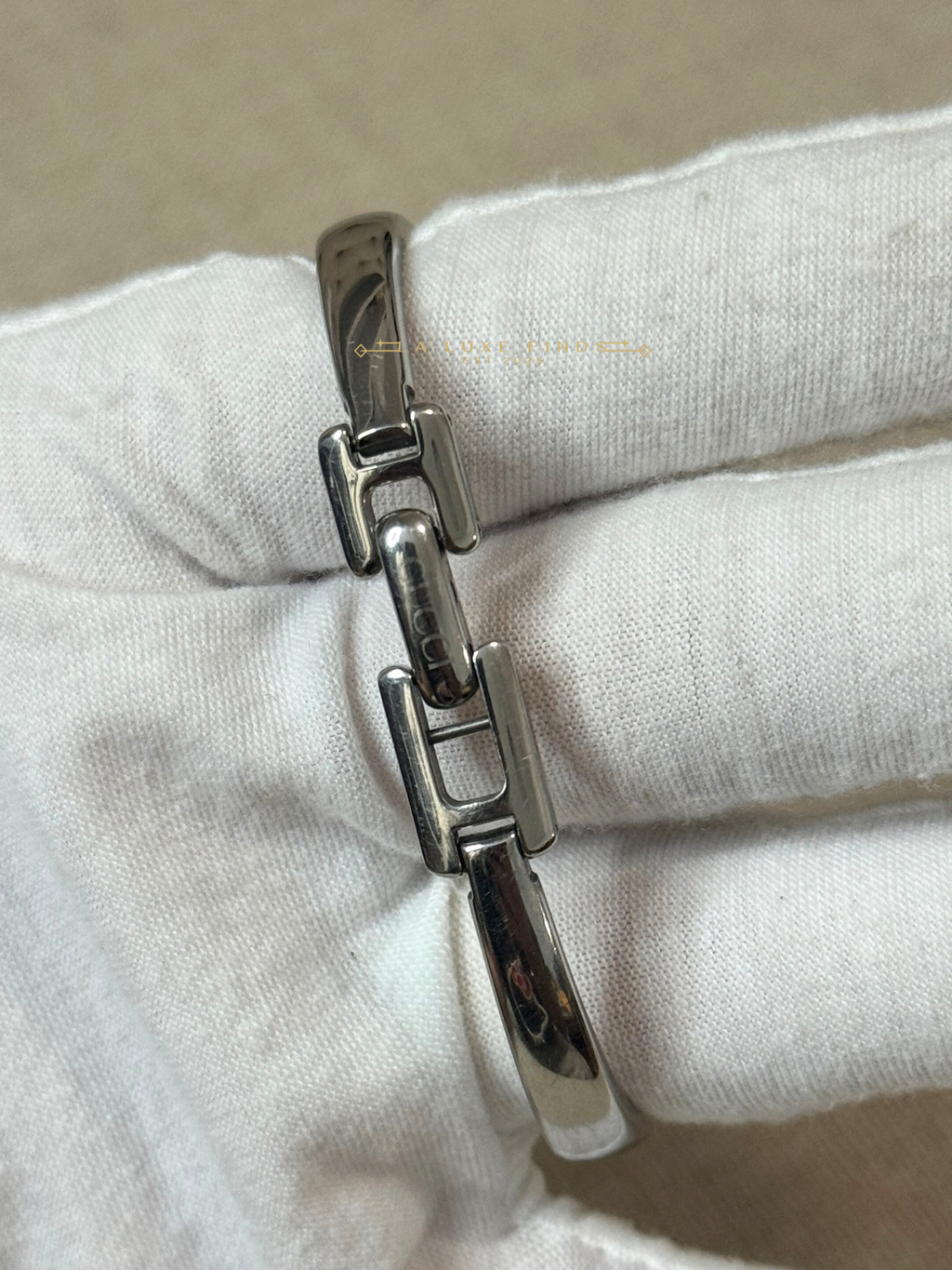 GUCCI 1400L 25mm Women’s Bangle Watch