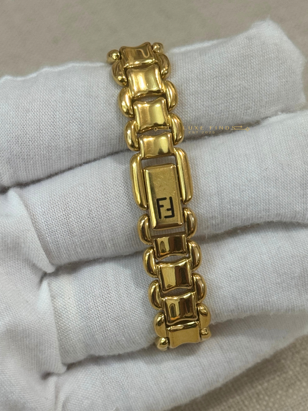 FENDI 700L 25mm Gold Plated Women's Watch