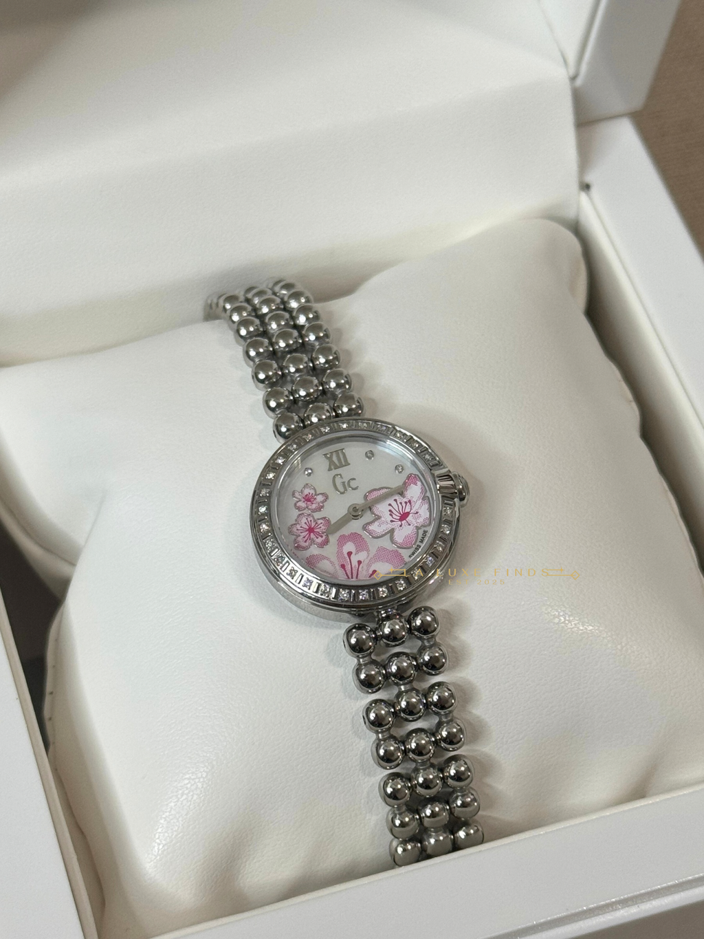 GUESS COLLECTION Limited Edition Sakura Diamond  Women's Watch