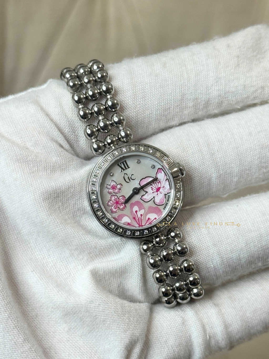GUESS COLLECTION Limited Edition Sakura Diamond  Women's Watch