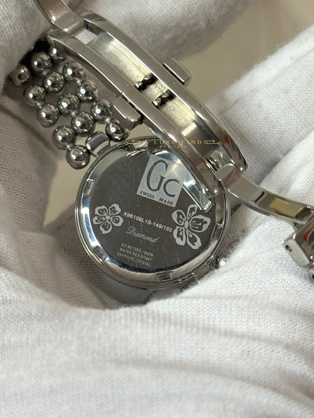 GUESS COLLECTION Limited Edition Sakura Diamond  Women's Watch