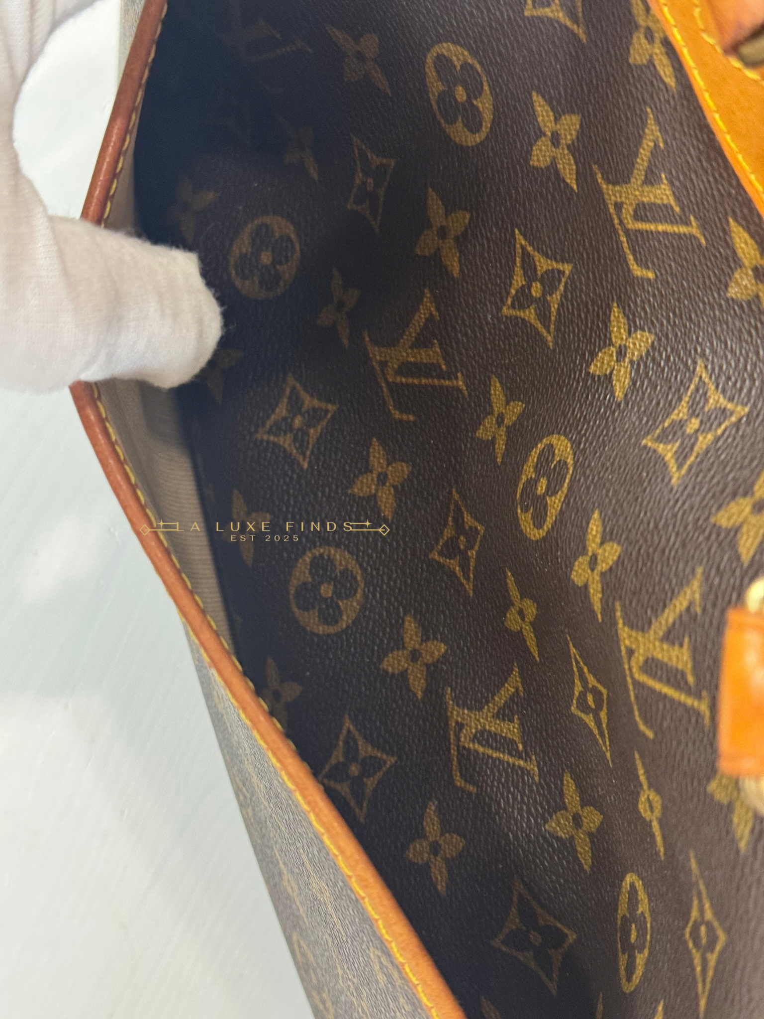 LOUIS VUITTON 1999 Monogram Deauville Handbag