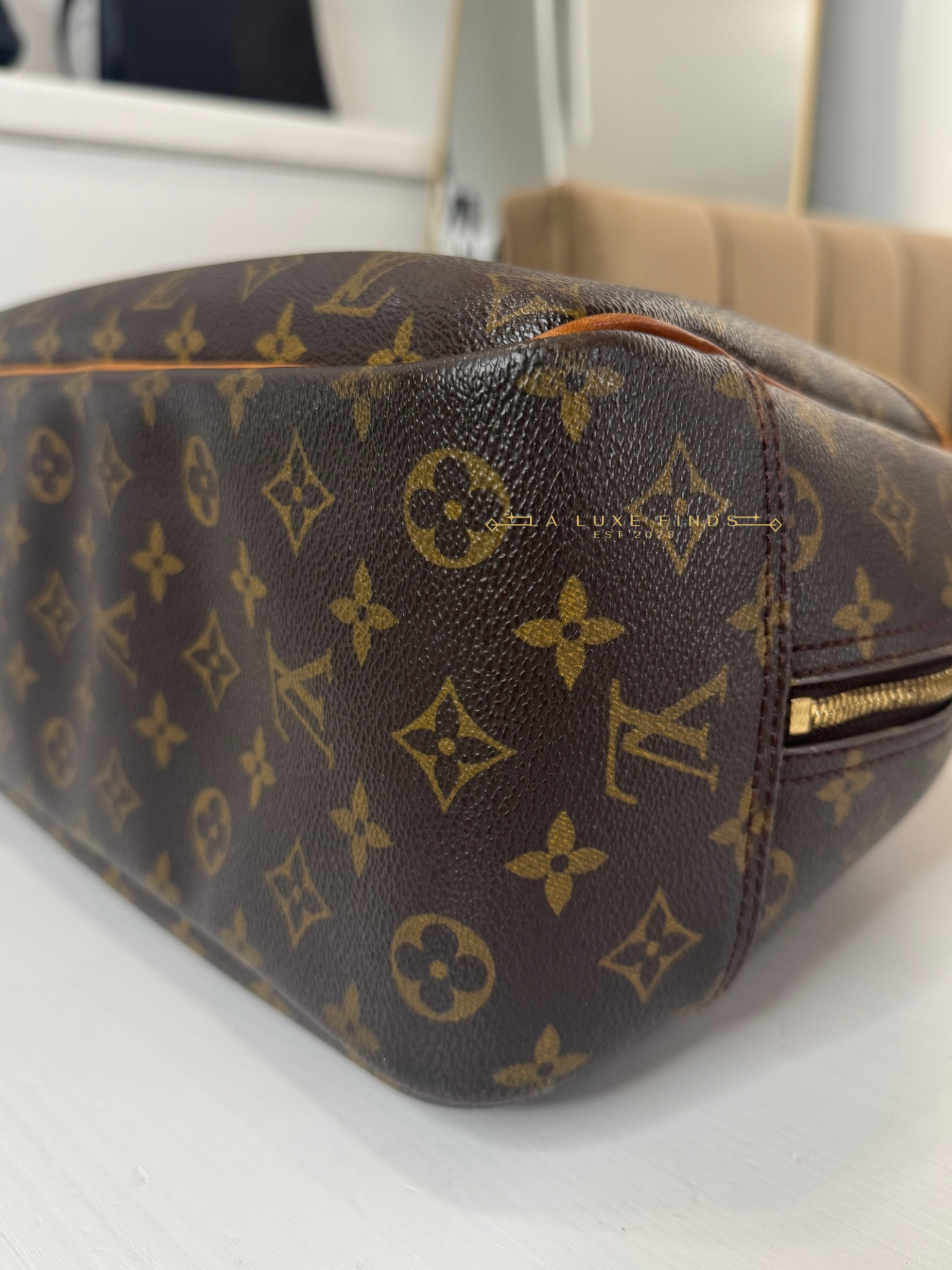 LOUIS VUITTON 1999 Monogram Deauville Handbag