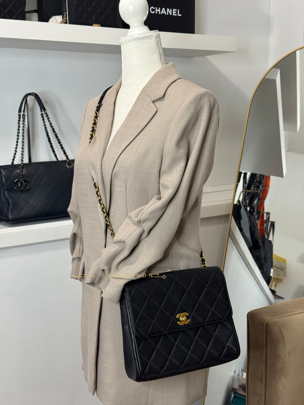 CHANEL 1997 Classic Quilted Caviar Square Single Flap Bag