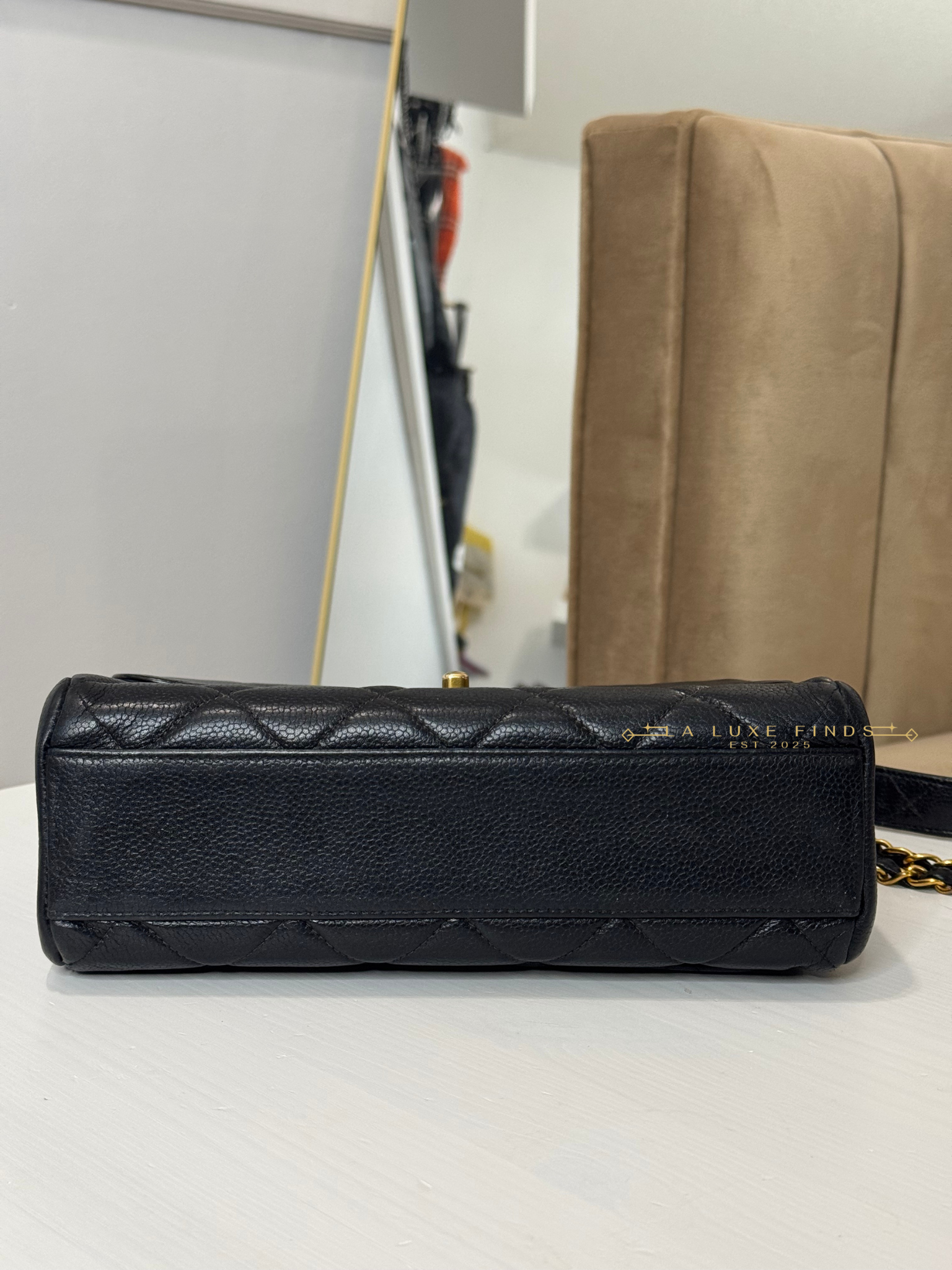 CHANEL 1997 Classic Quilted Caviar Square Single Flap Bag