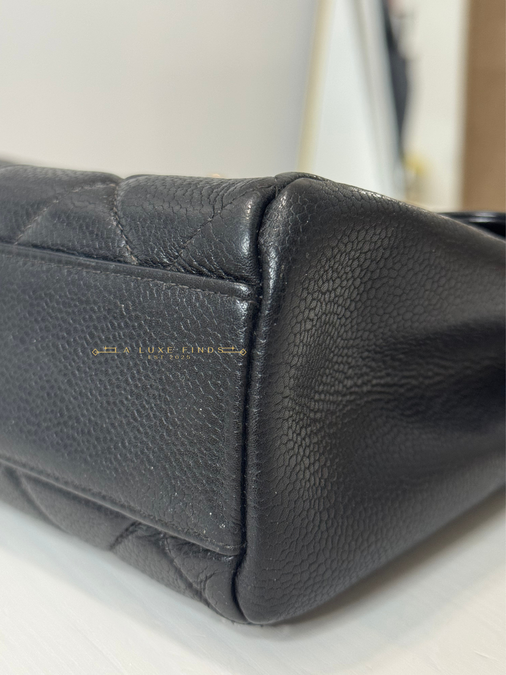 CHANEL 1997 Classic Quilted Caviar Square Single Flap Bag