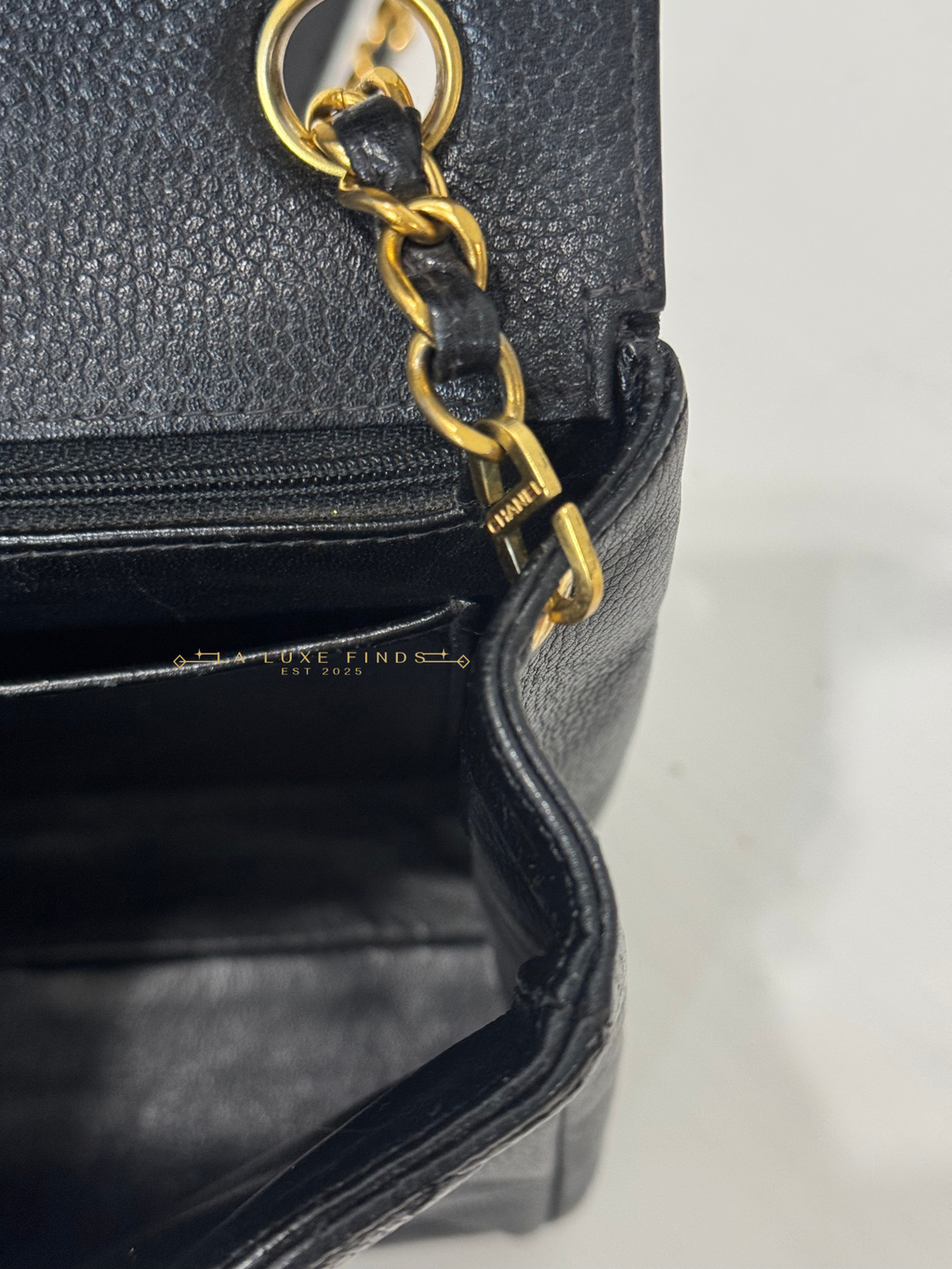 CHANEL 1997 Classic Quilted Caviar Square Single Flap Bag