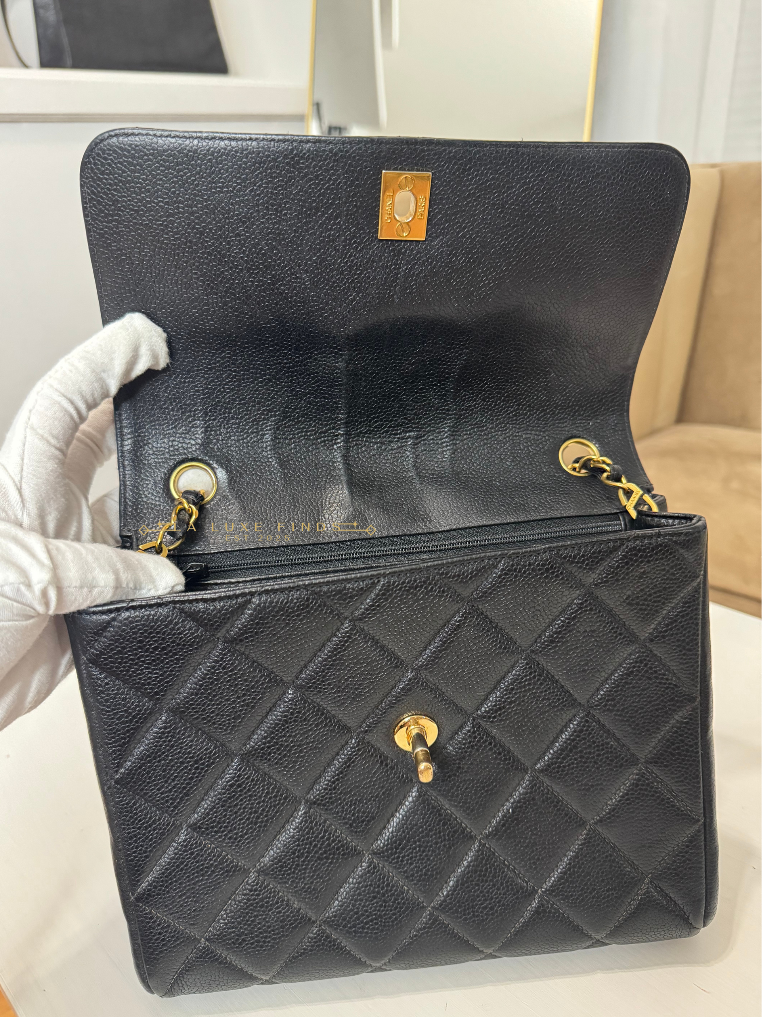 CHANEL 1997 Classic Quilted Caviar Square Single Flap Bag