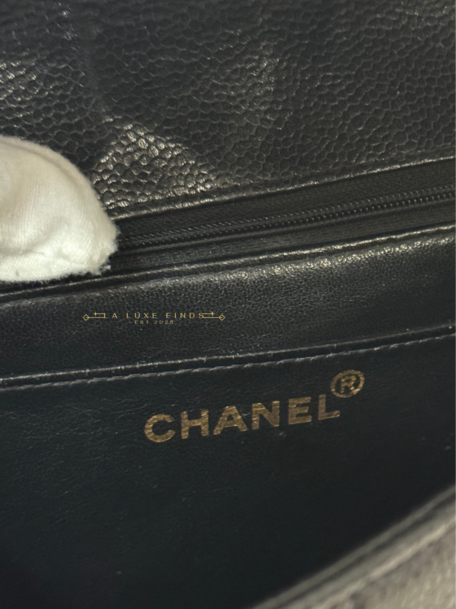 CHANEL 1997 Classic Quilted Caviar Square Single Flap Bag