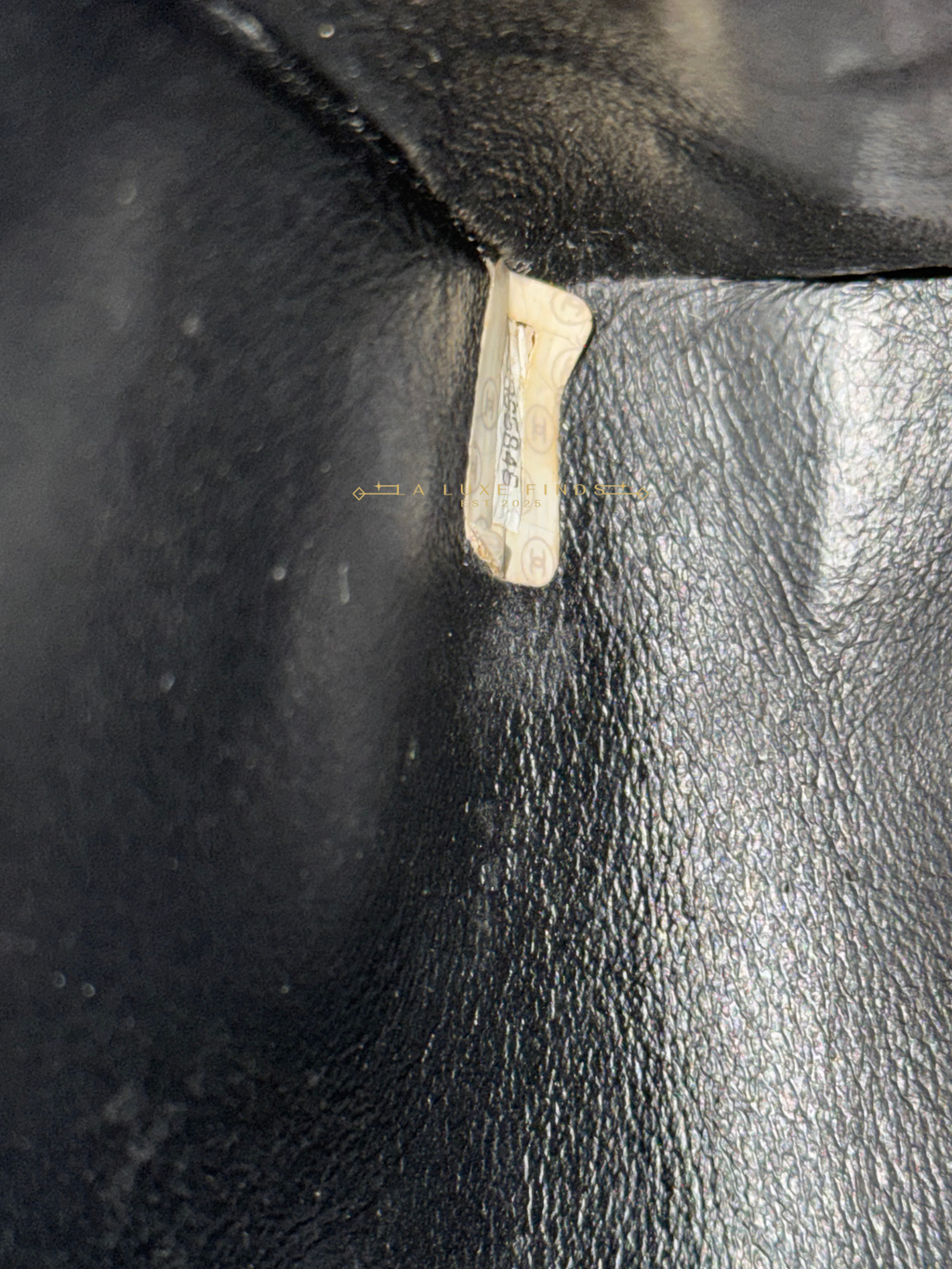 CHANEL 1997 Classic Quilted Caviar Square Single Flap Bag