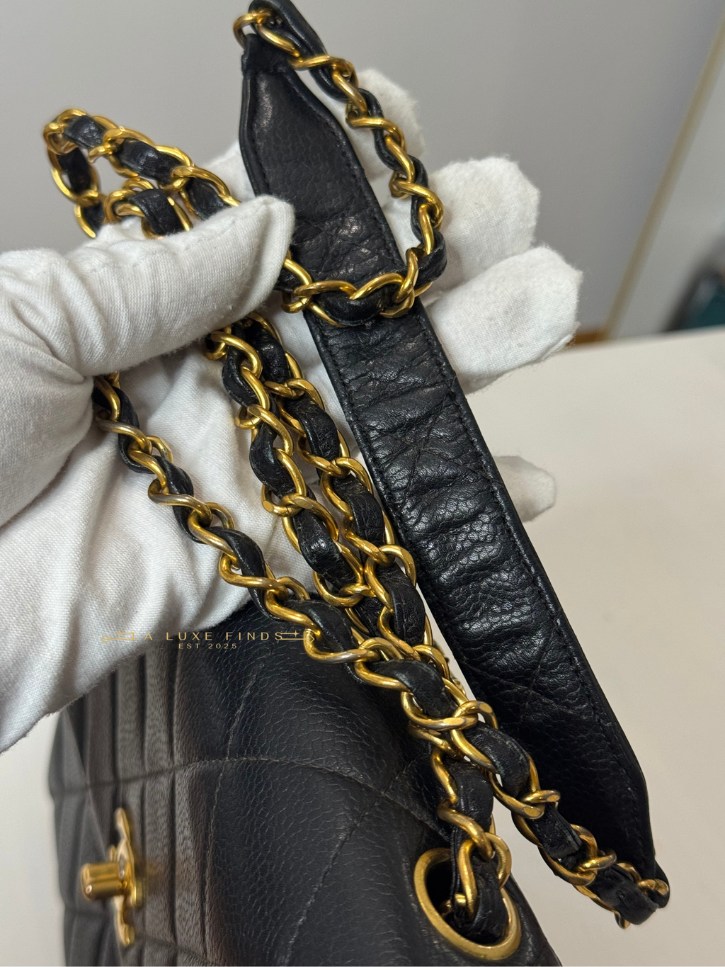 CHANEL 1997 Classic Quilted Caviar Square Single Flap Bag