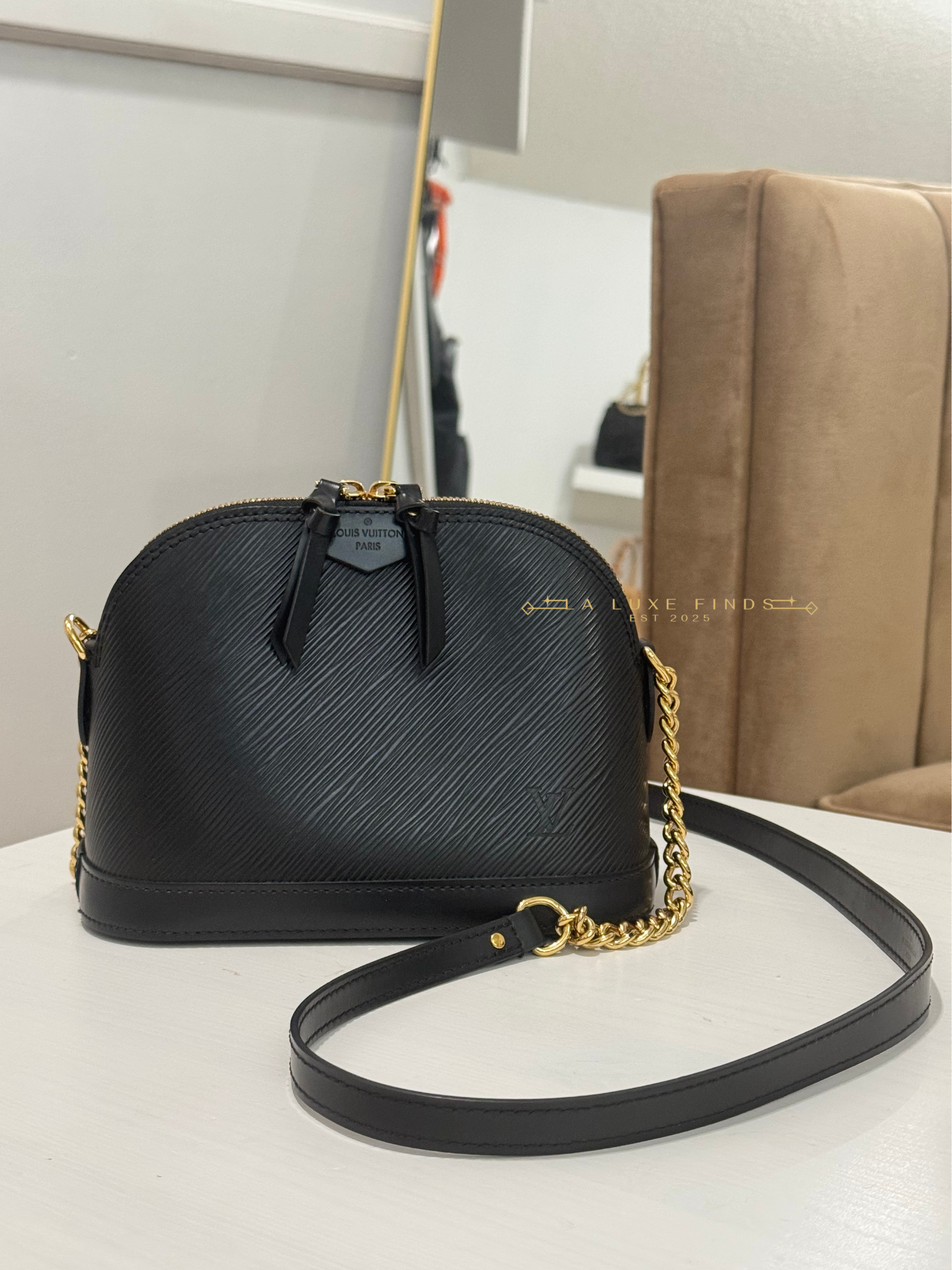 LOUIS VUITTON 2018 Epi Alma Mini Chain Crossbody