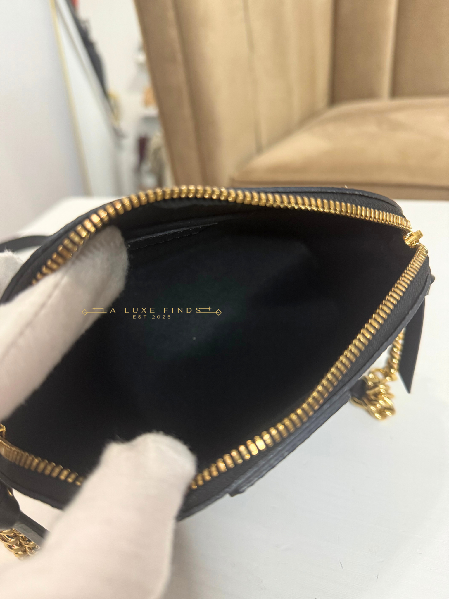 LOUIS VUITTON 2018 Epi Alma Mini Chain Crossbody