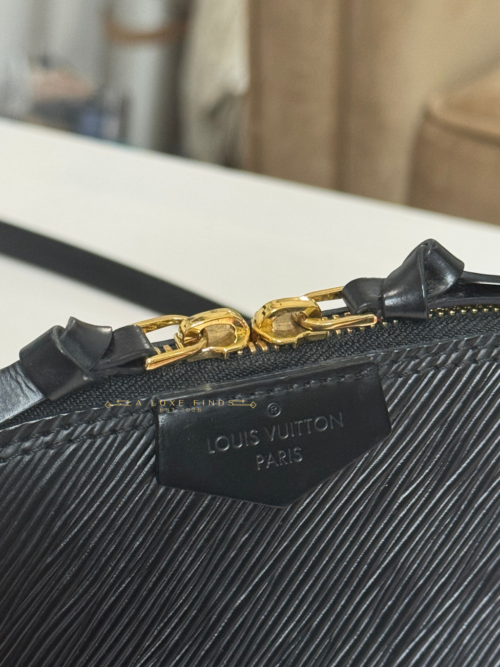 LOUIS VUITTON 2018 Epi Alma Mini Chain Crossbody