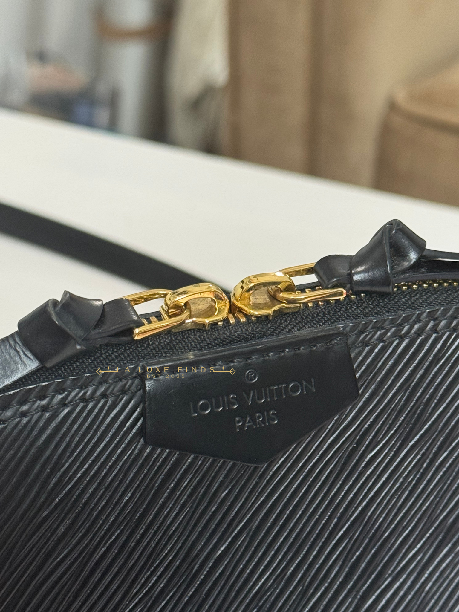 LOUIS VUITTON 2018 Epi Alma Mini Chain Crossbody