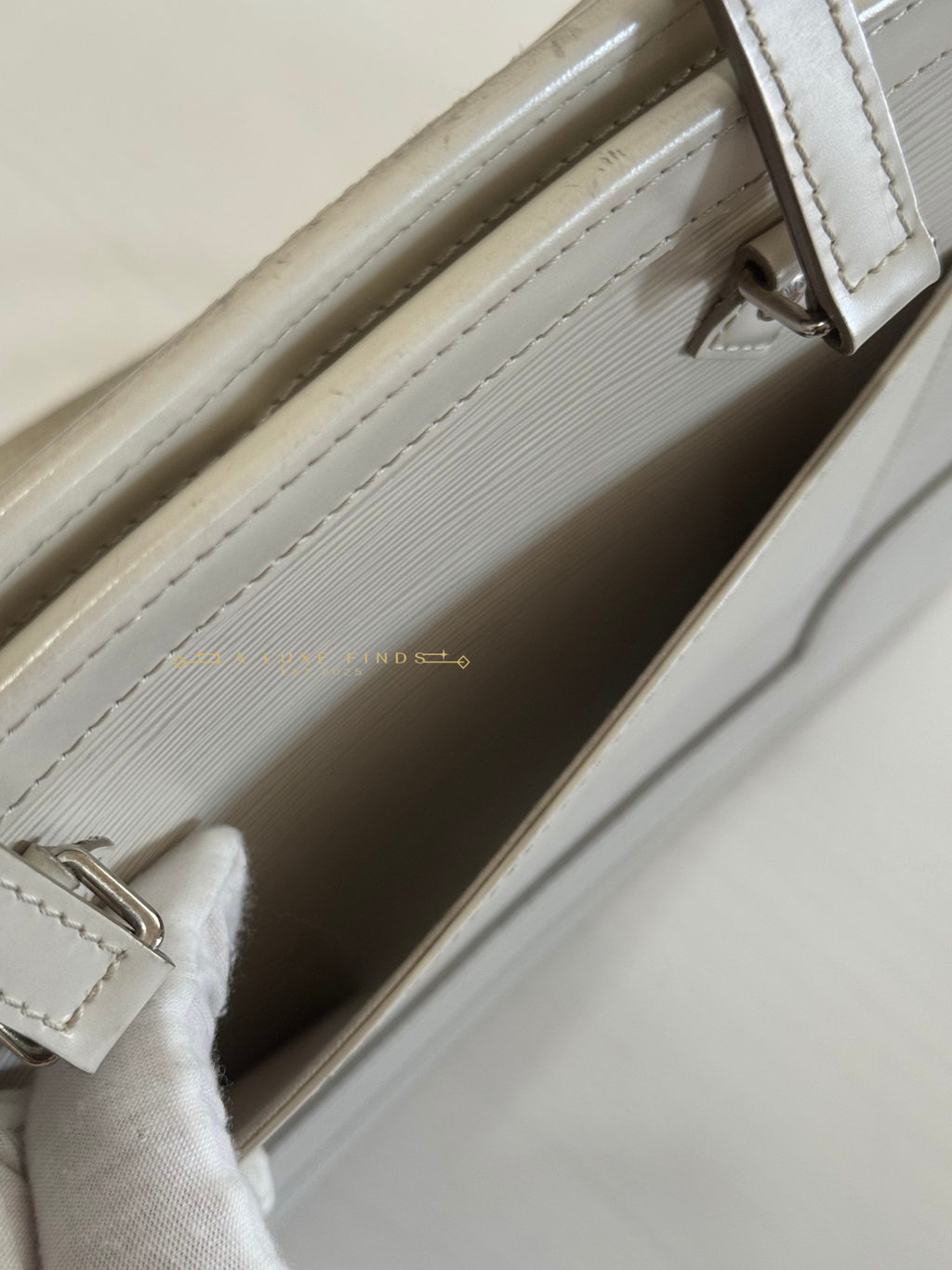 LOUIS VUITTON 2008 Epi Madeleine GM Shoulder Bag