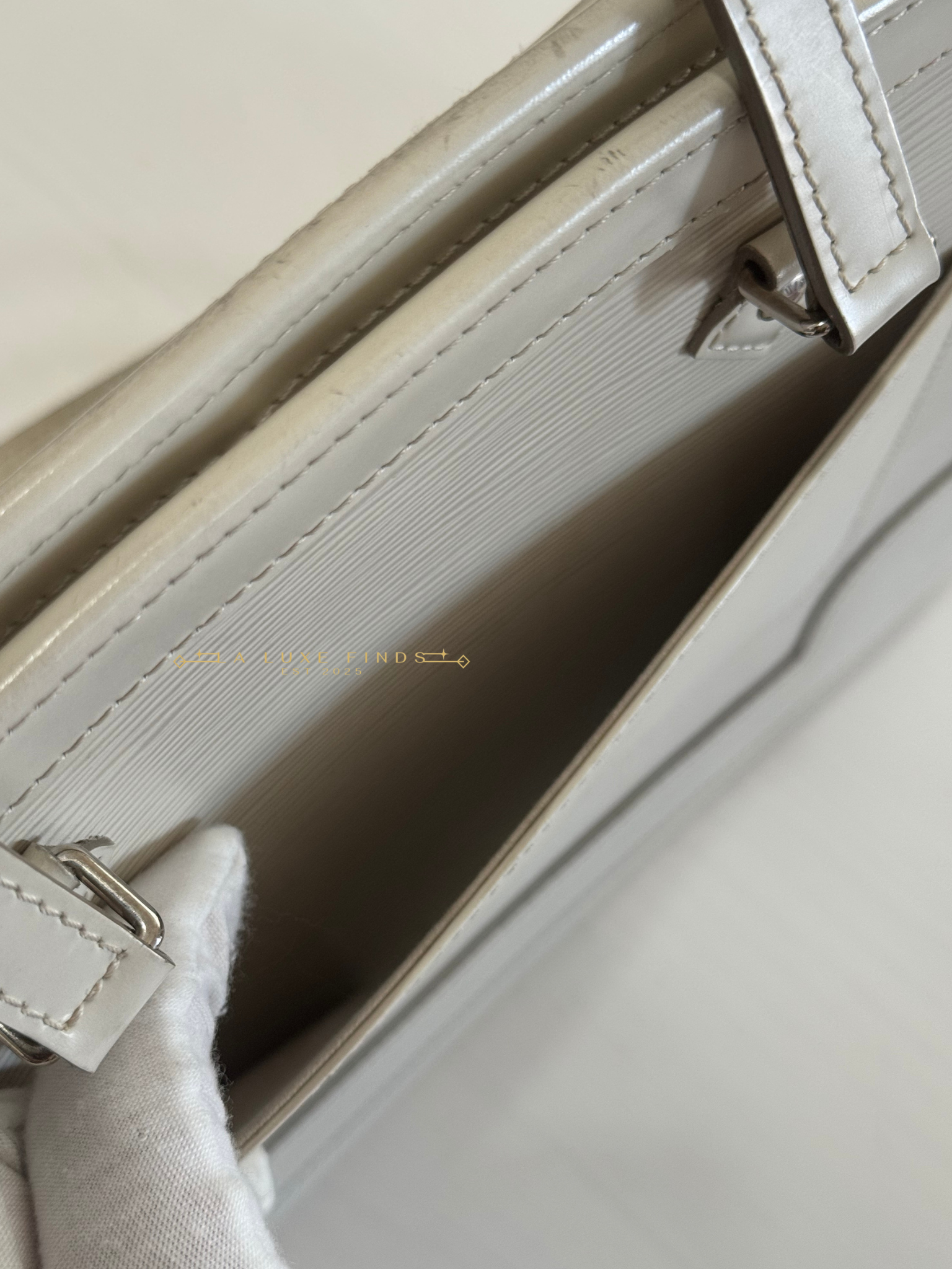 LOUIS VUITTON 2008 Epi Madeleine GM Shoulder Bag