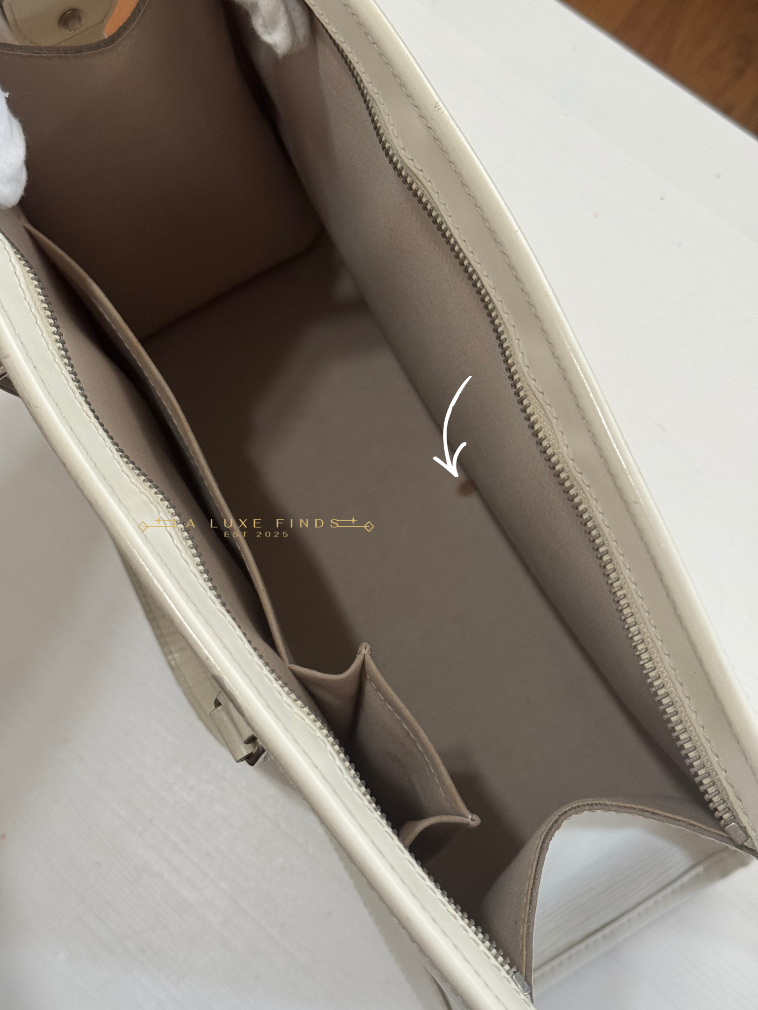 LOUIS VUITTON 2008 Epi Madeleine GM Shoulder Bag