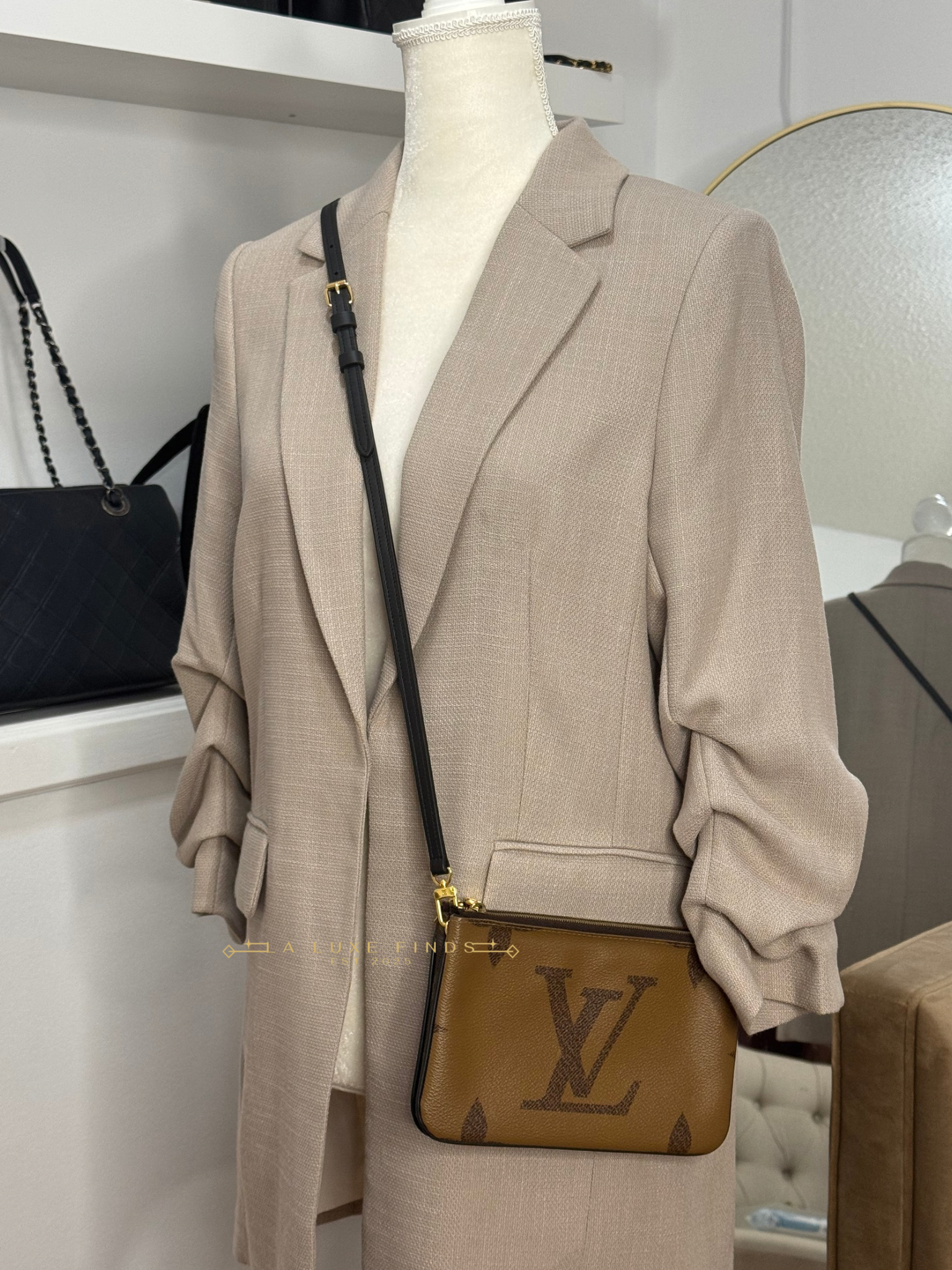 LOUIS VUITTON Double Zip Pochette Reverse Monogram Giant