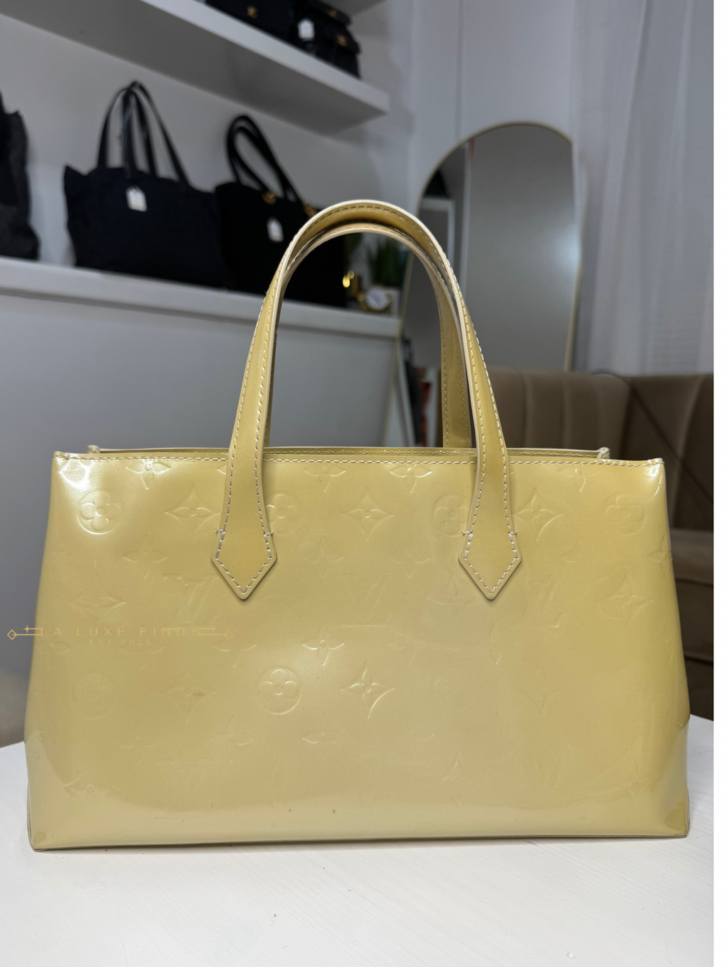 LOUIS VUITTON Vernis Wilshire PM