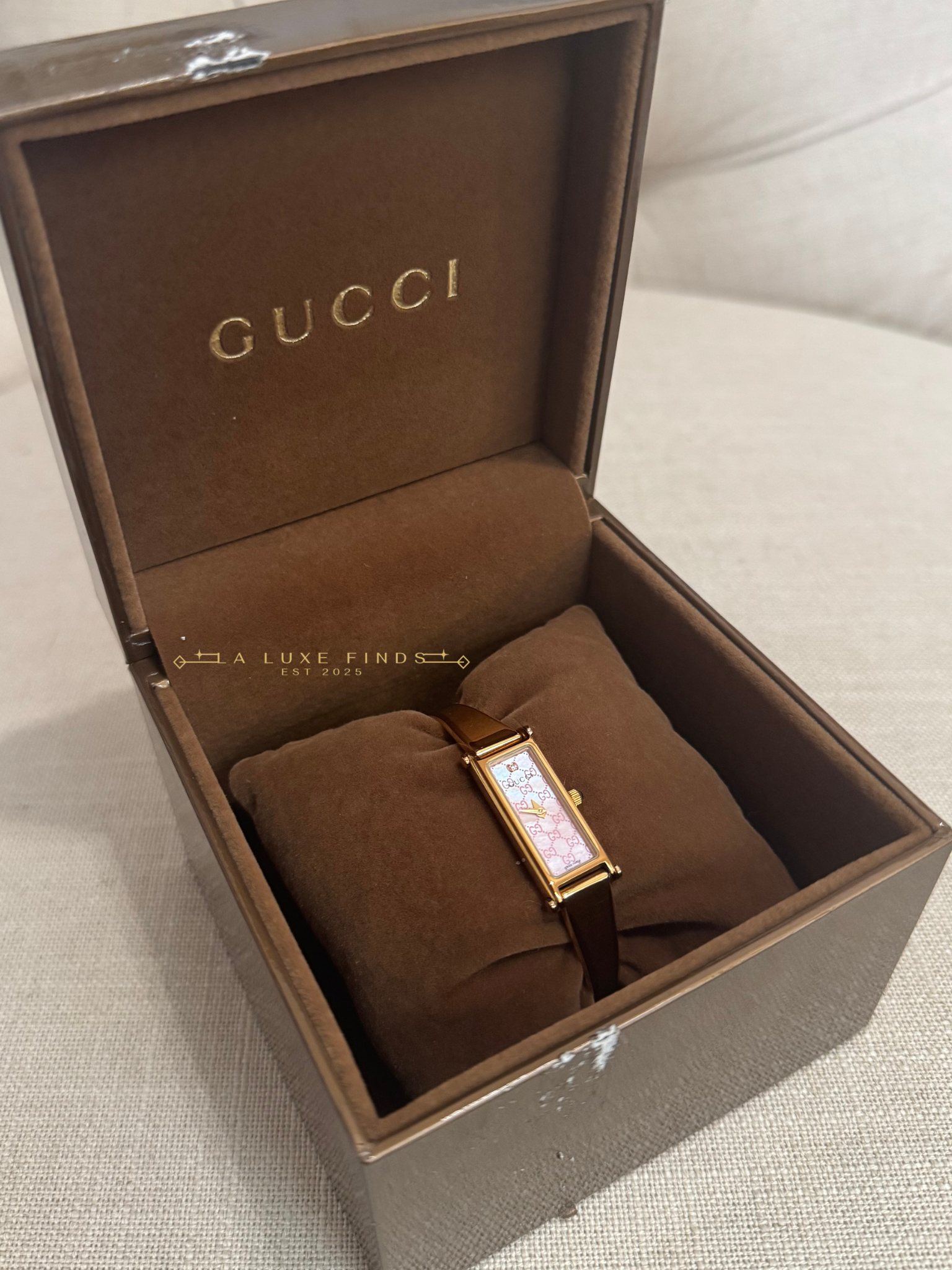 GUCCI 1500L 12mm Pink MOP Women's Bangle Watch