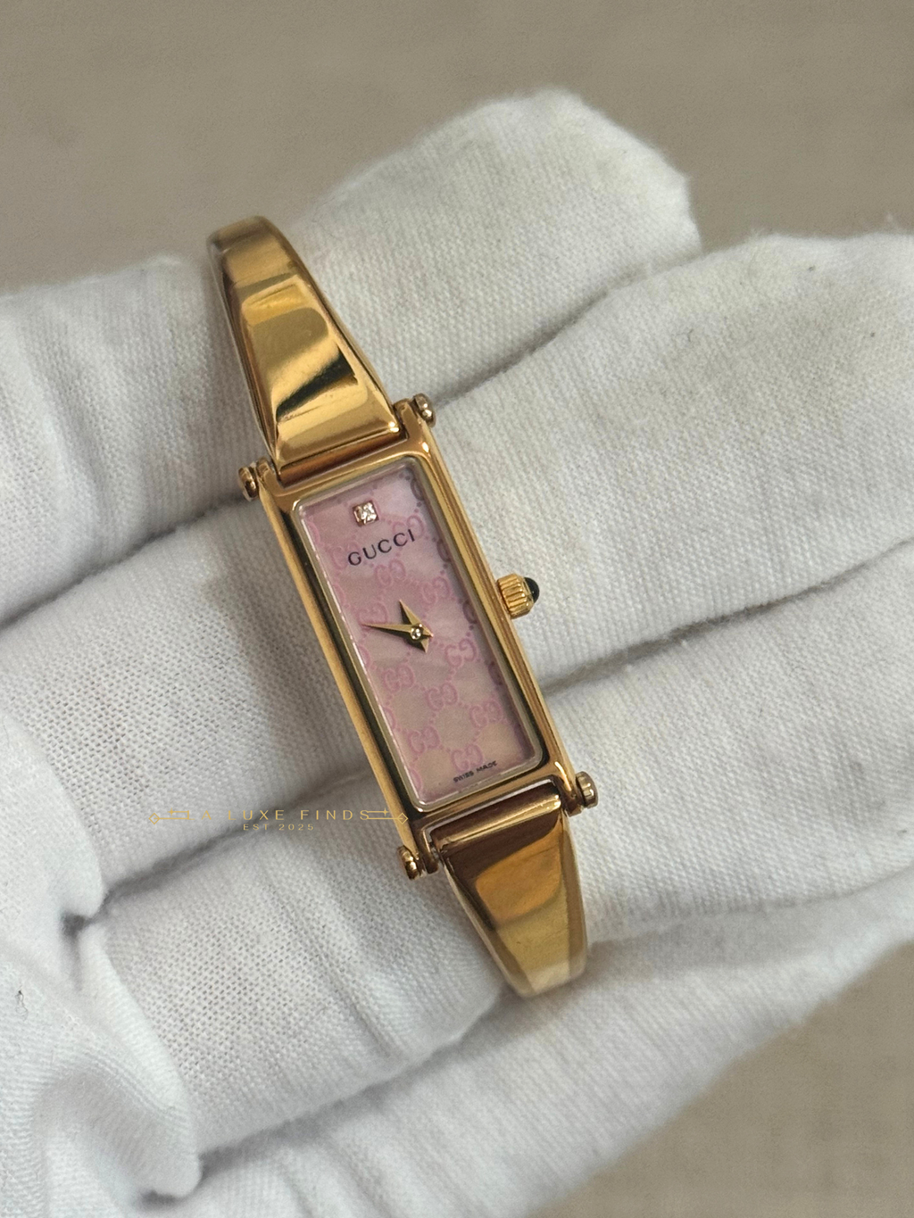 GUCCI 1500L 12mm Pink MOP Women's Bangle Watch
