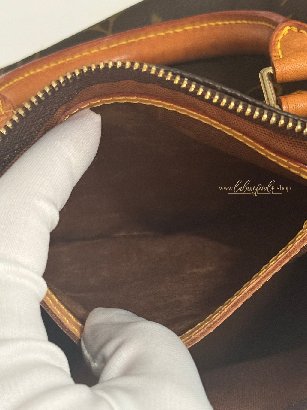 LOUIS VUITTON 1999 Monogram Speedy 25