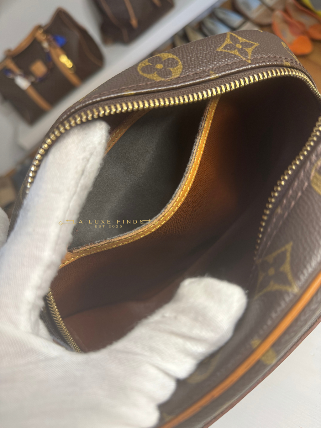LOUIS VUITTON 2000 Monogram Blois