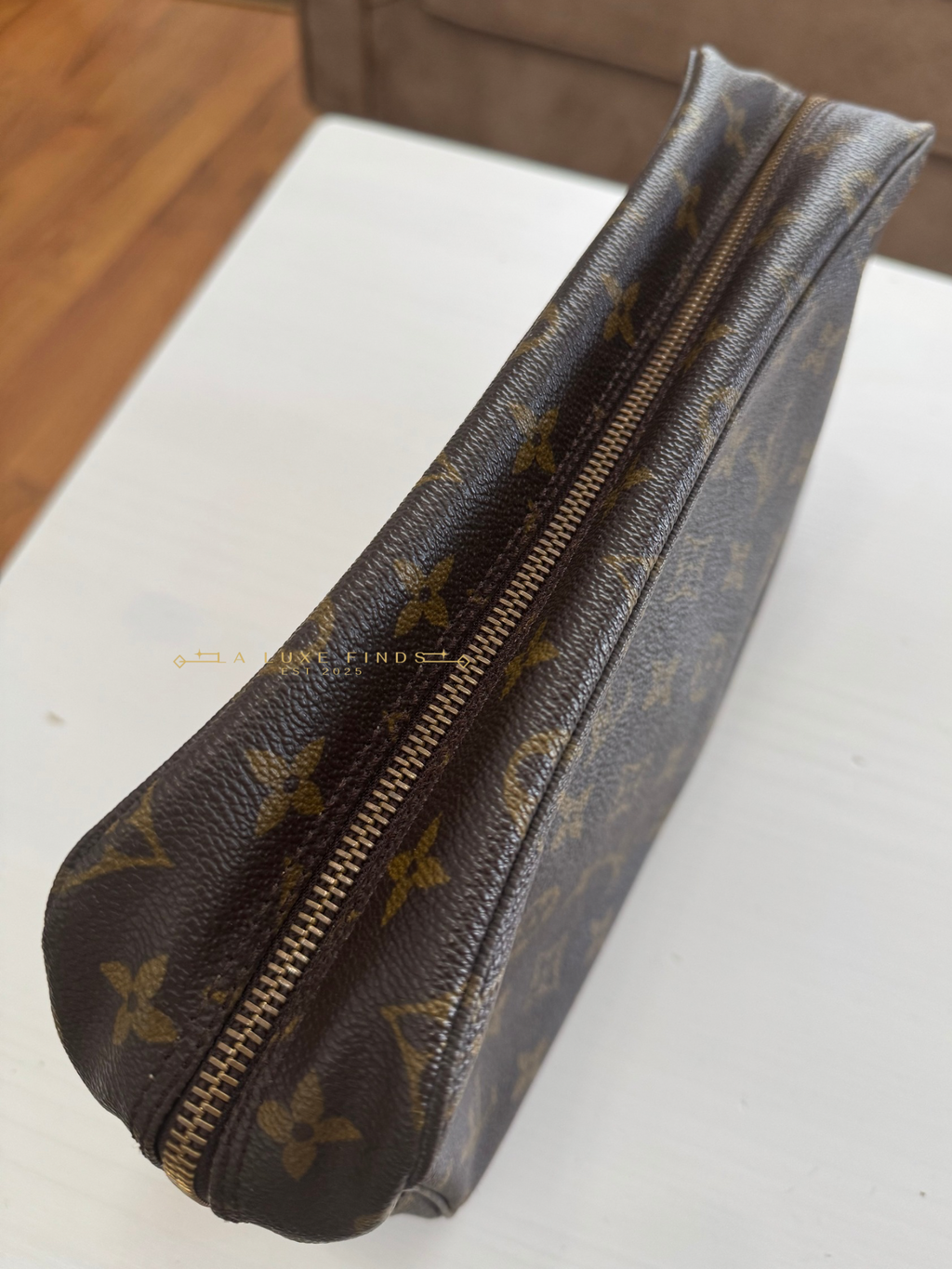 LOUIS VUITTON Monogram Trousse Toilette 28