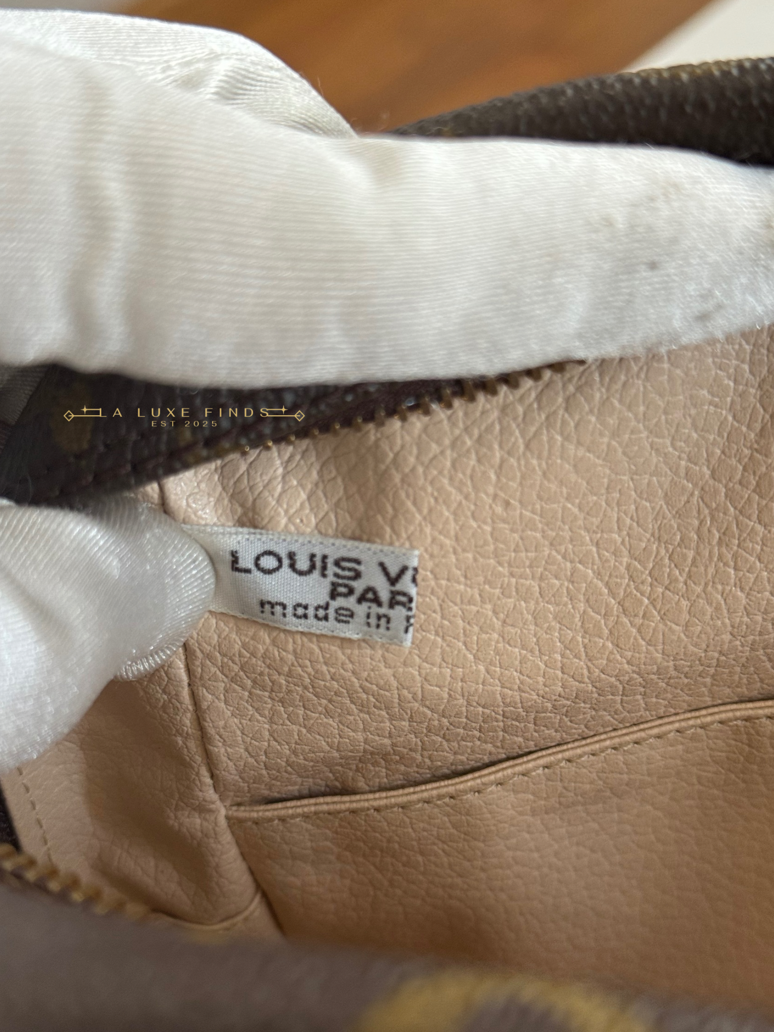 LOUIS VUITTON Monogram Trousse Toilette 28