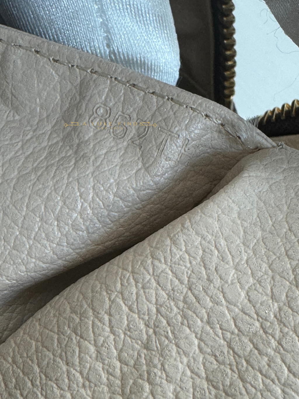 LOUIS VUITTON Monogram Trousse Toilette 28