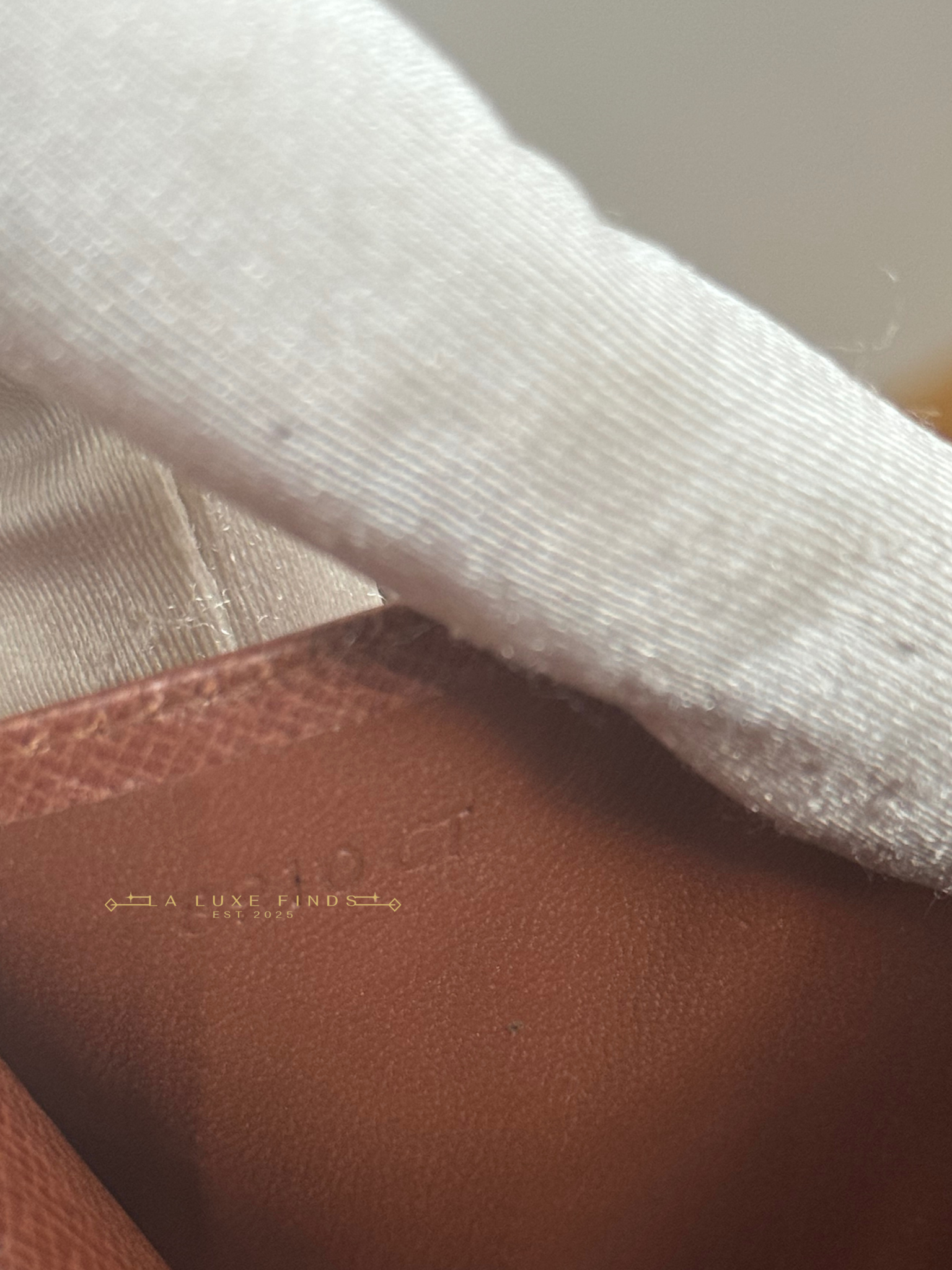 LOUIS VUITTON Monogram Bi-fold Long Wallet