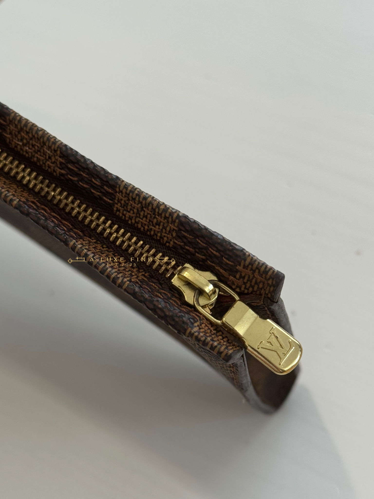 LOUIS VUITTON Damier Ebene Marais Accessories Zip Pochette