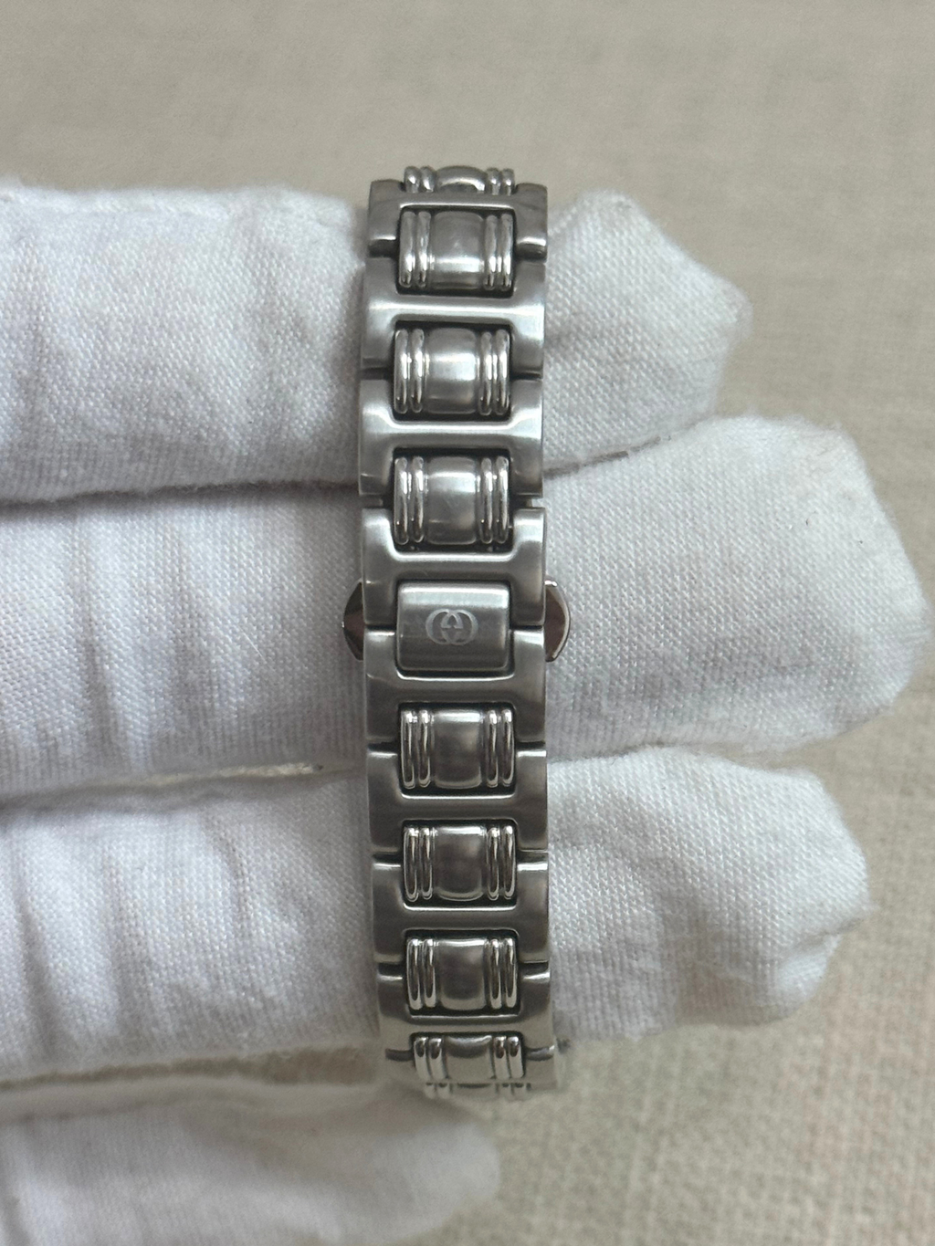 GUCCI 9040L 25mm Women’s Watch
