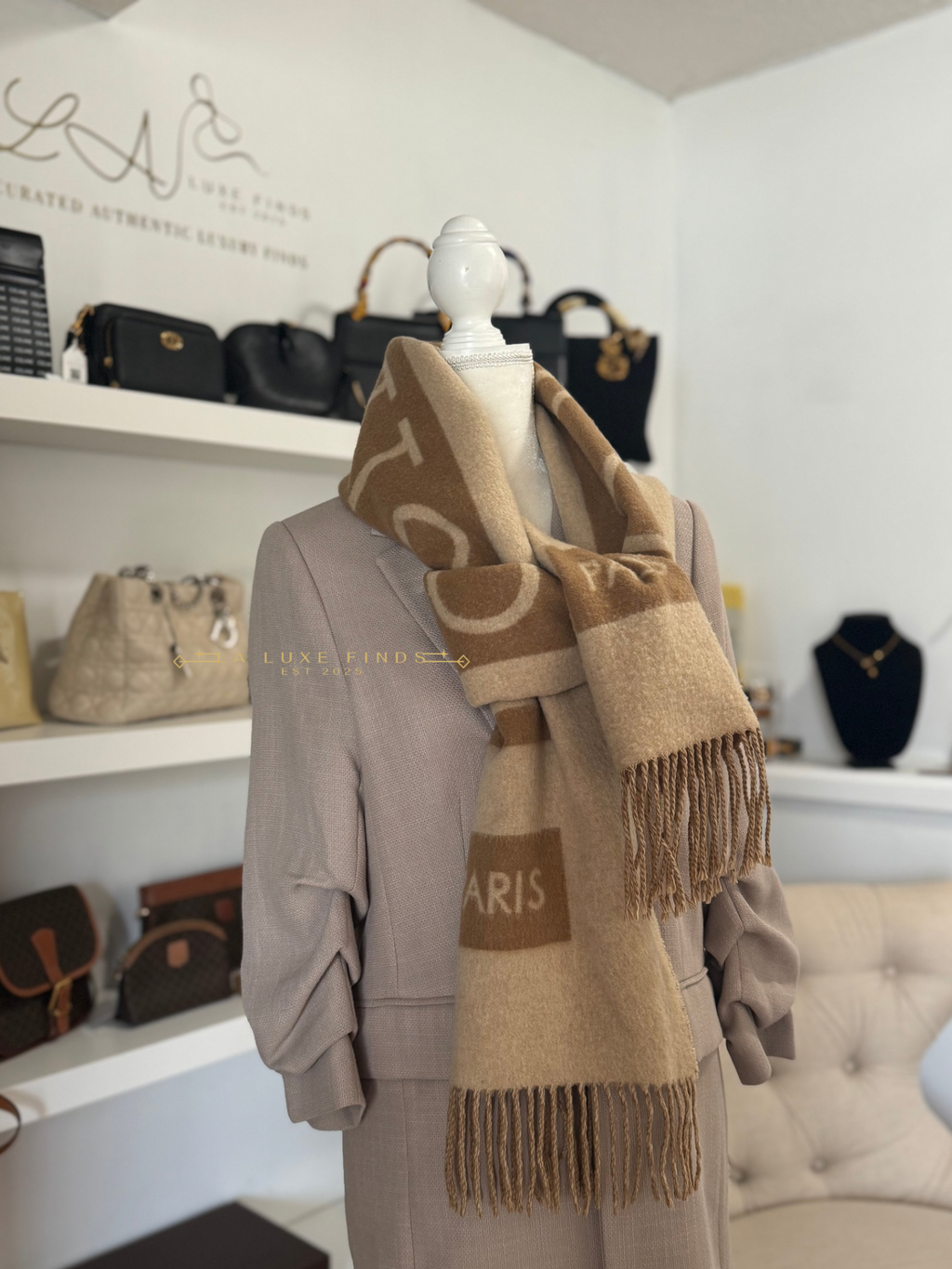 LOUIS VUITTON Baroda Cashmere Scarf