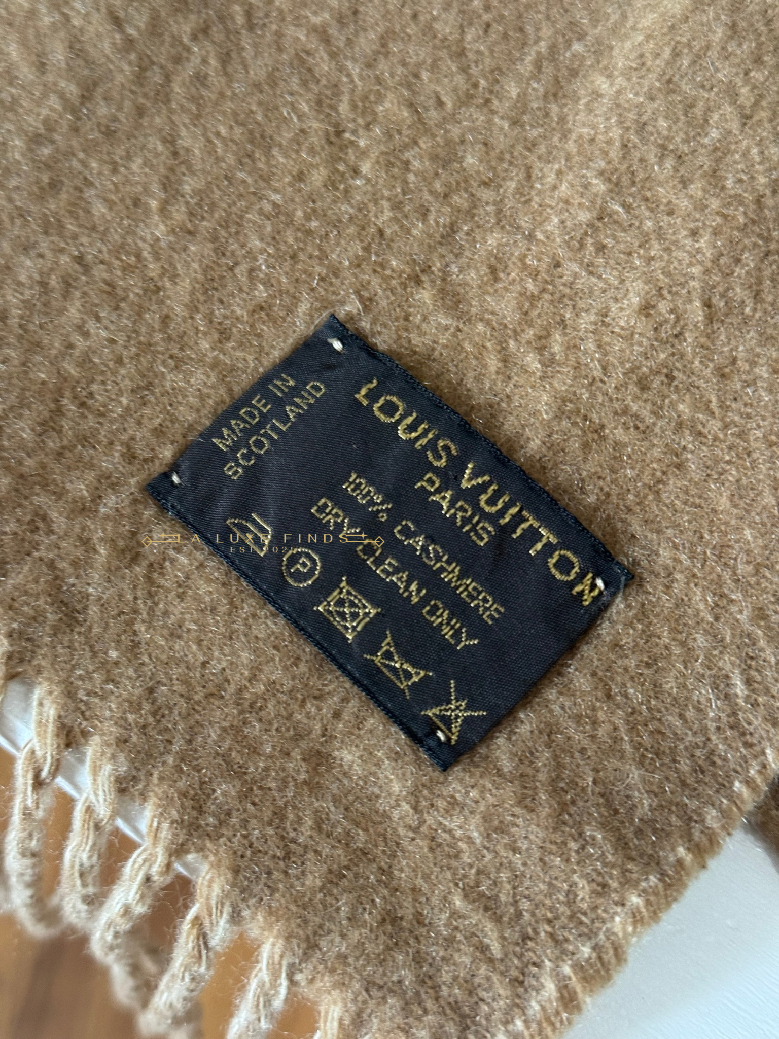 LOUIS VUITTON Baroda Cashmere Scarf