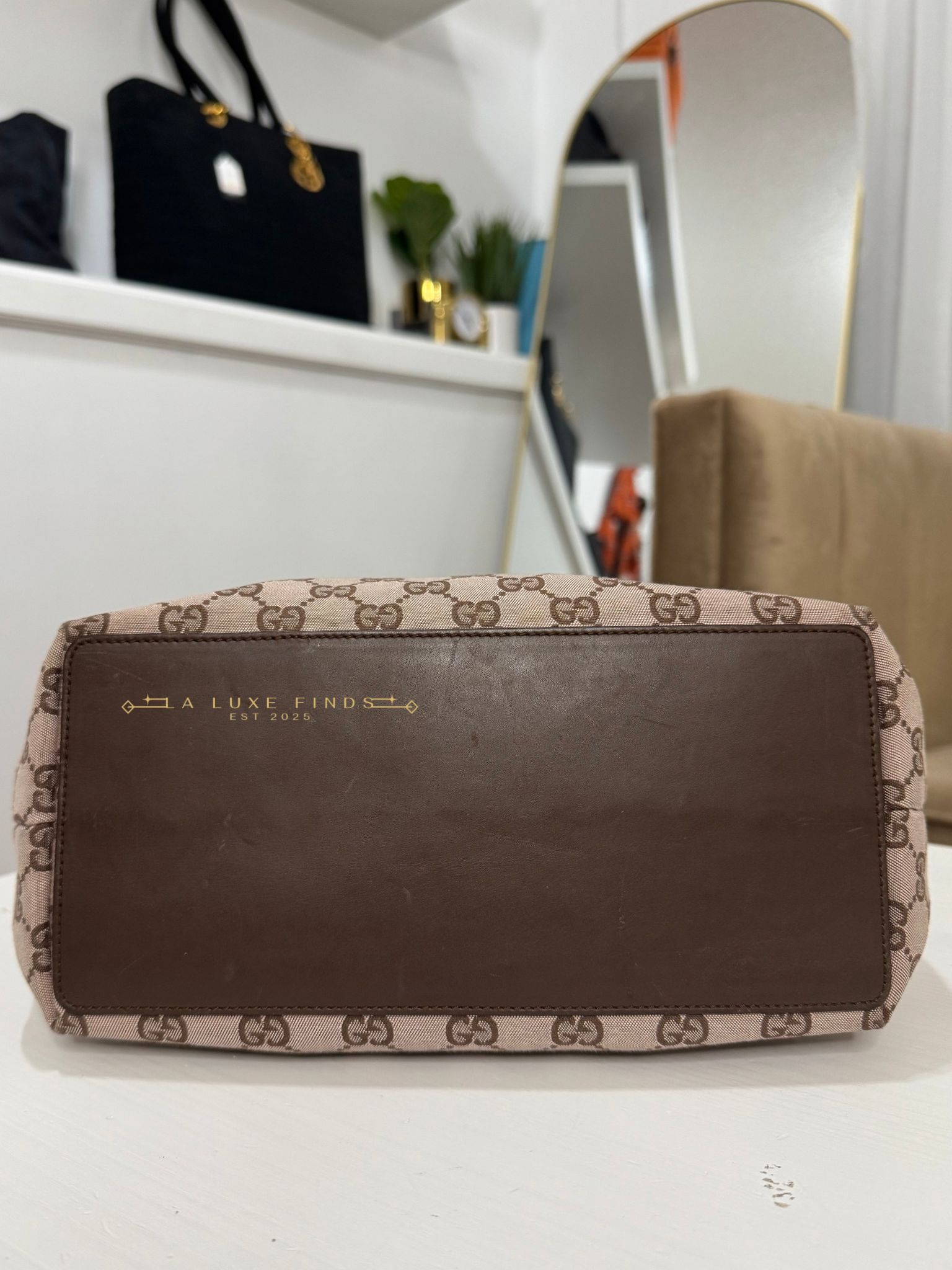 GUCCI Bucket Shopping Tote PM