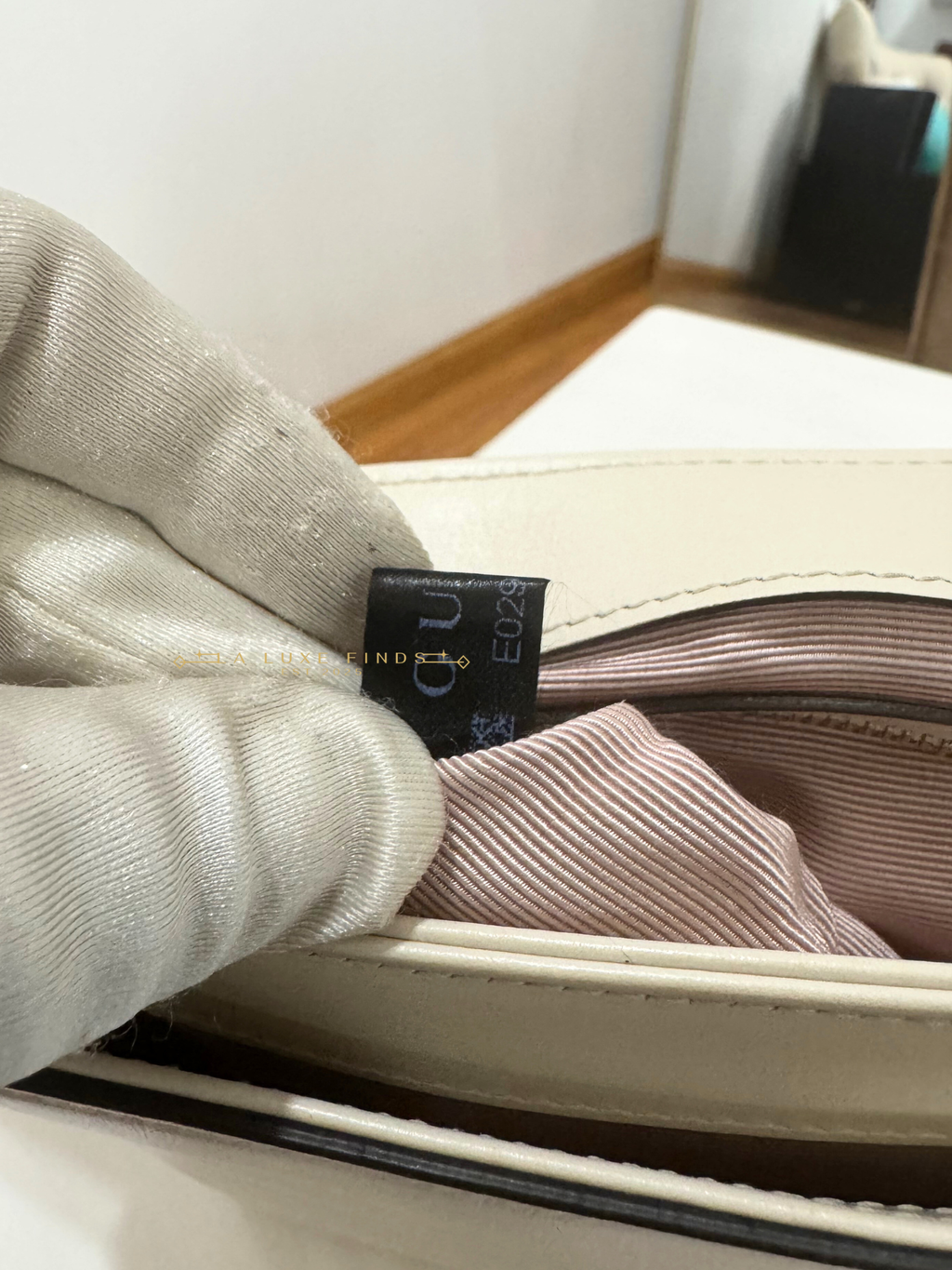 GUCCI Arli Crossbody Bag