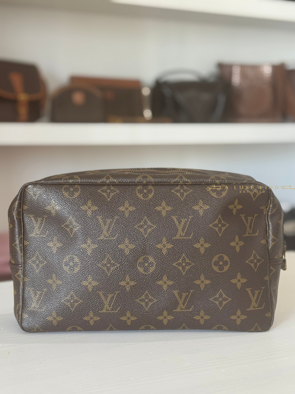 LOUIS VUITTON 1988 Monogram Trousse Toilette 28