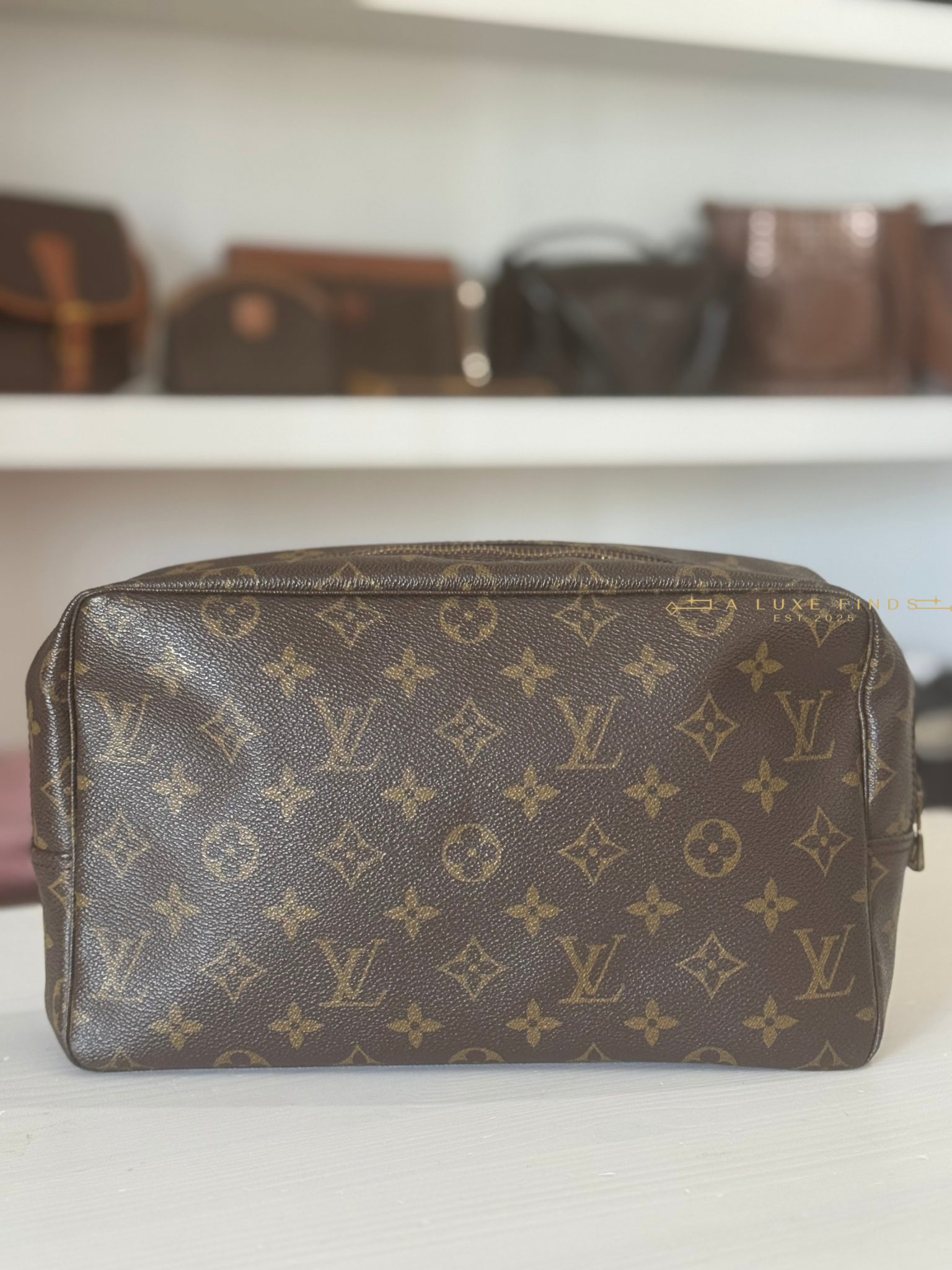 LOUIS VUITTON 1988 Monogram Trousse Toilette 28