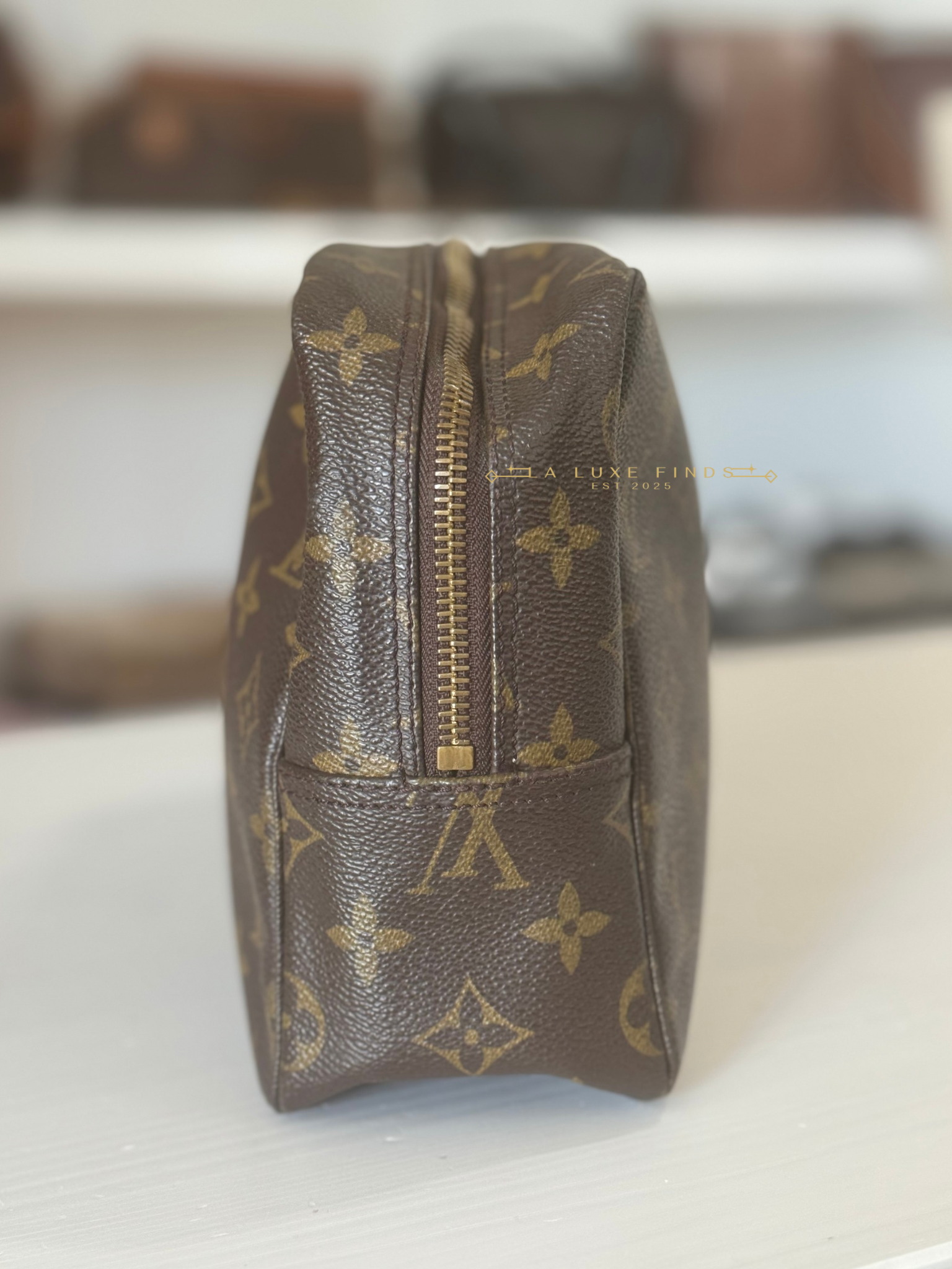 LOUIS VUITTON 1988 Monogram Trousse Toilette 28