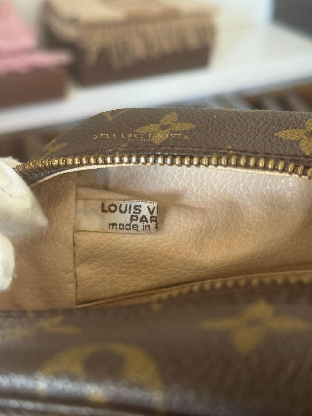 LOUIS VUITTON 1988 Monogram Trousse Toilette 28